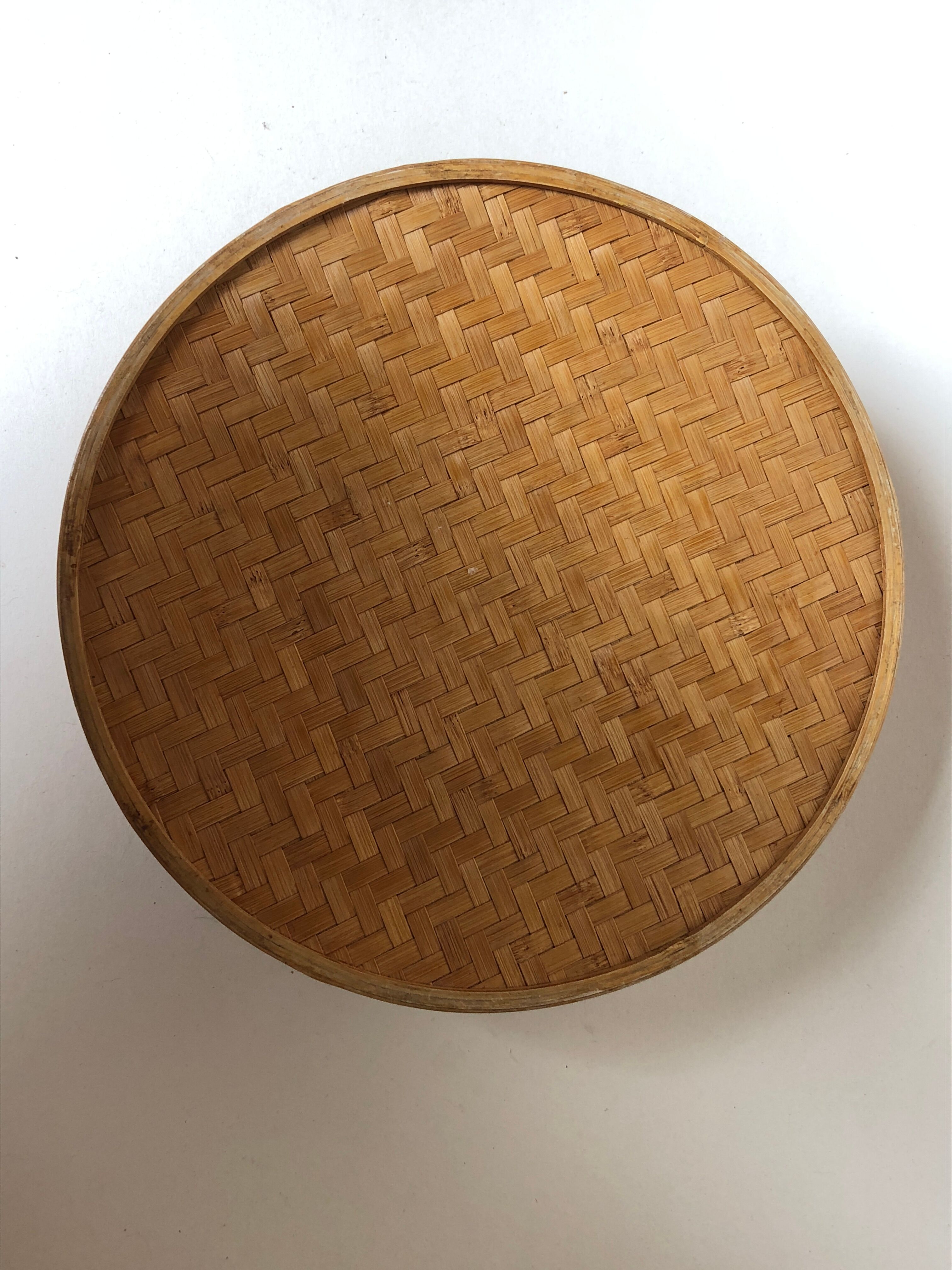 With lid rattan basket