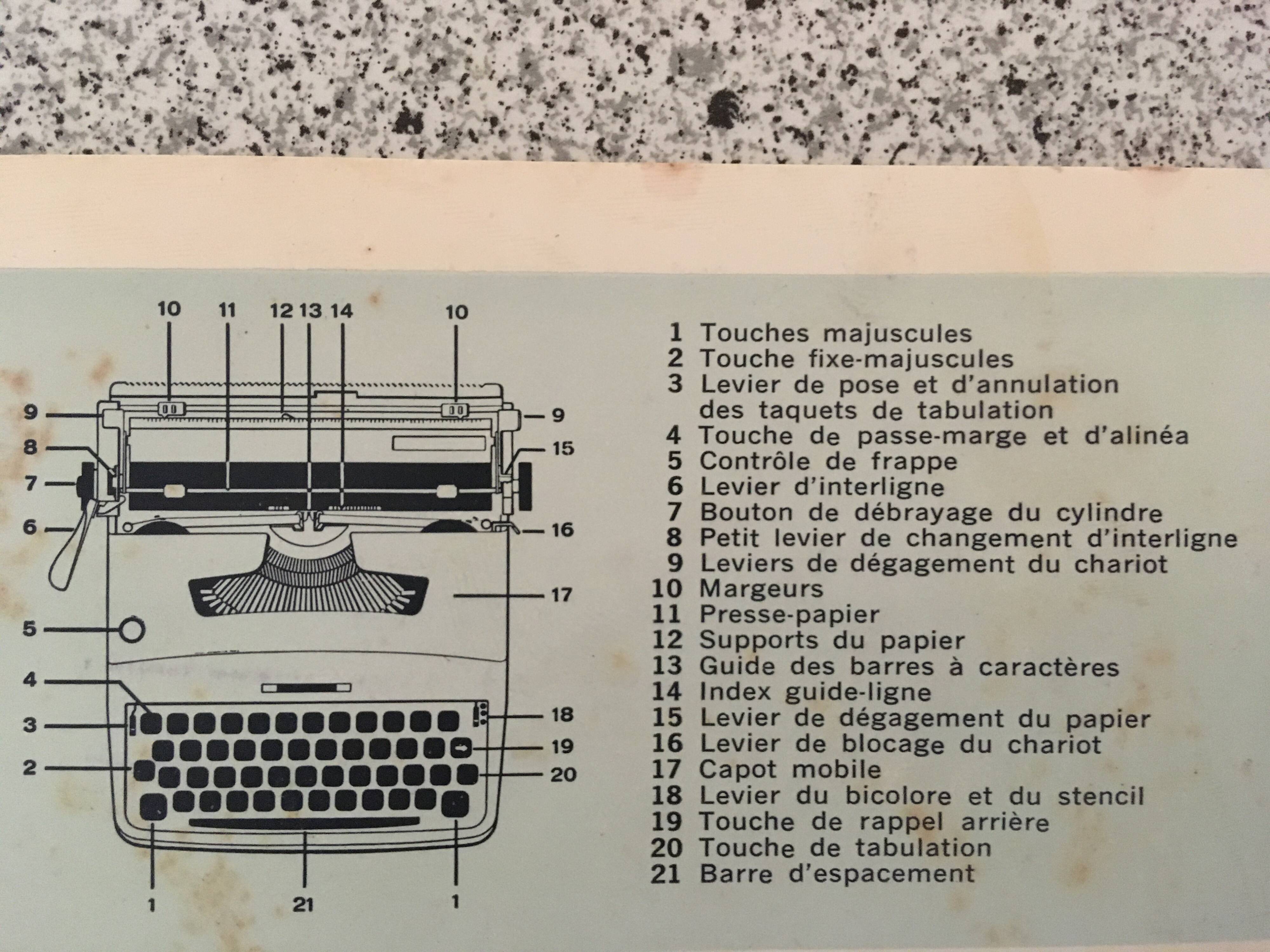 Olivetti Lettera 32 typewriter