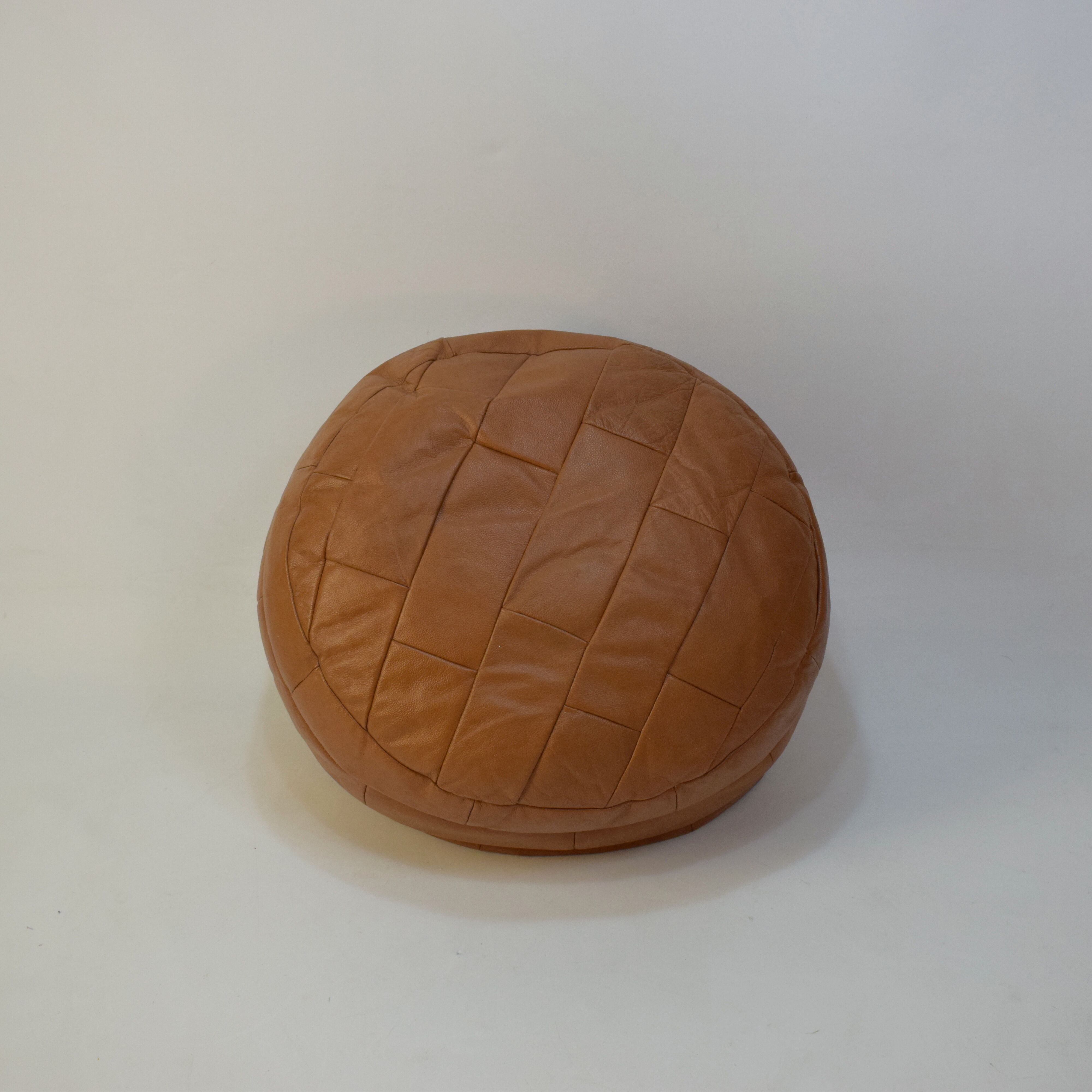 Leather round Pouf De Sede, 70