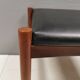 Pouf danois en teck et simili cuir noir 'Skai', années 1960-70.