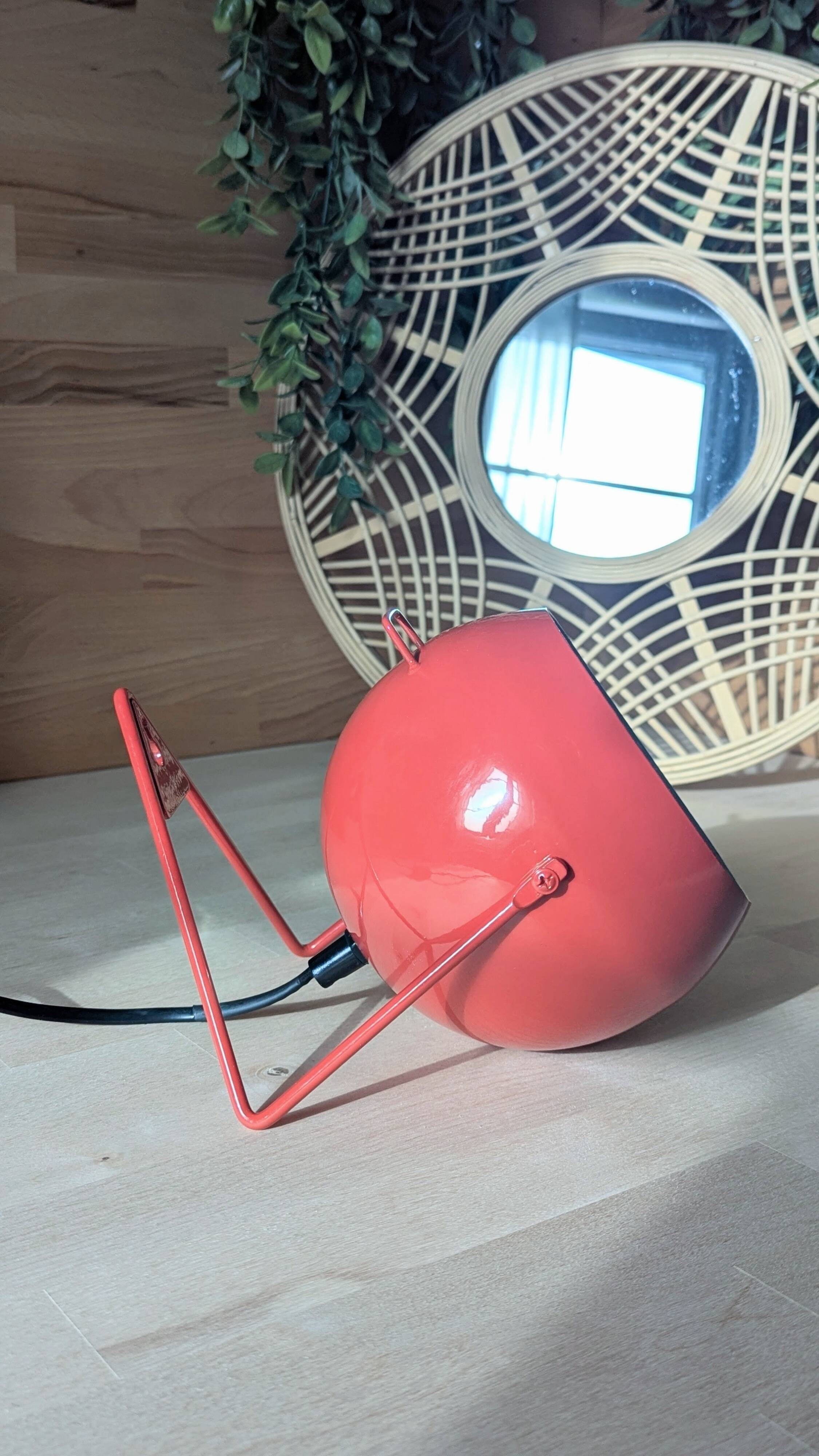 Red Eyeball lamp for placing or hanging
