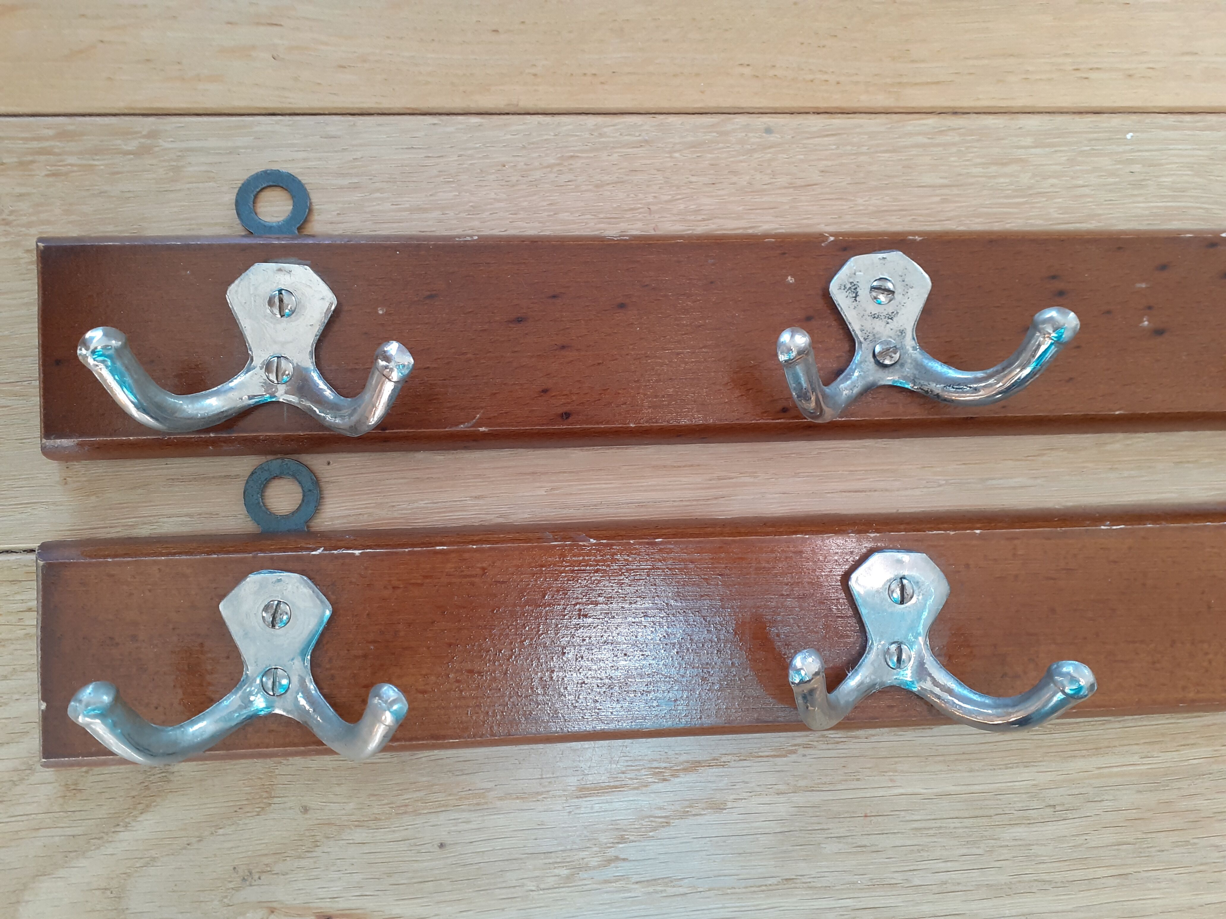 Lot 2 coat racks type schoolboy three hooks