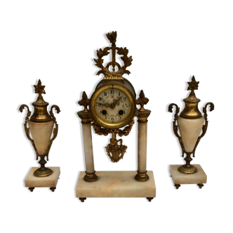 Clock fireplace trim and two vases in onyx and bronze style Louis XVI