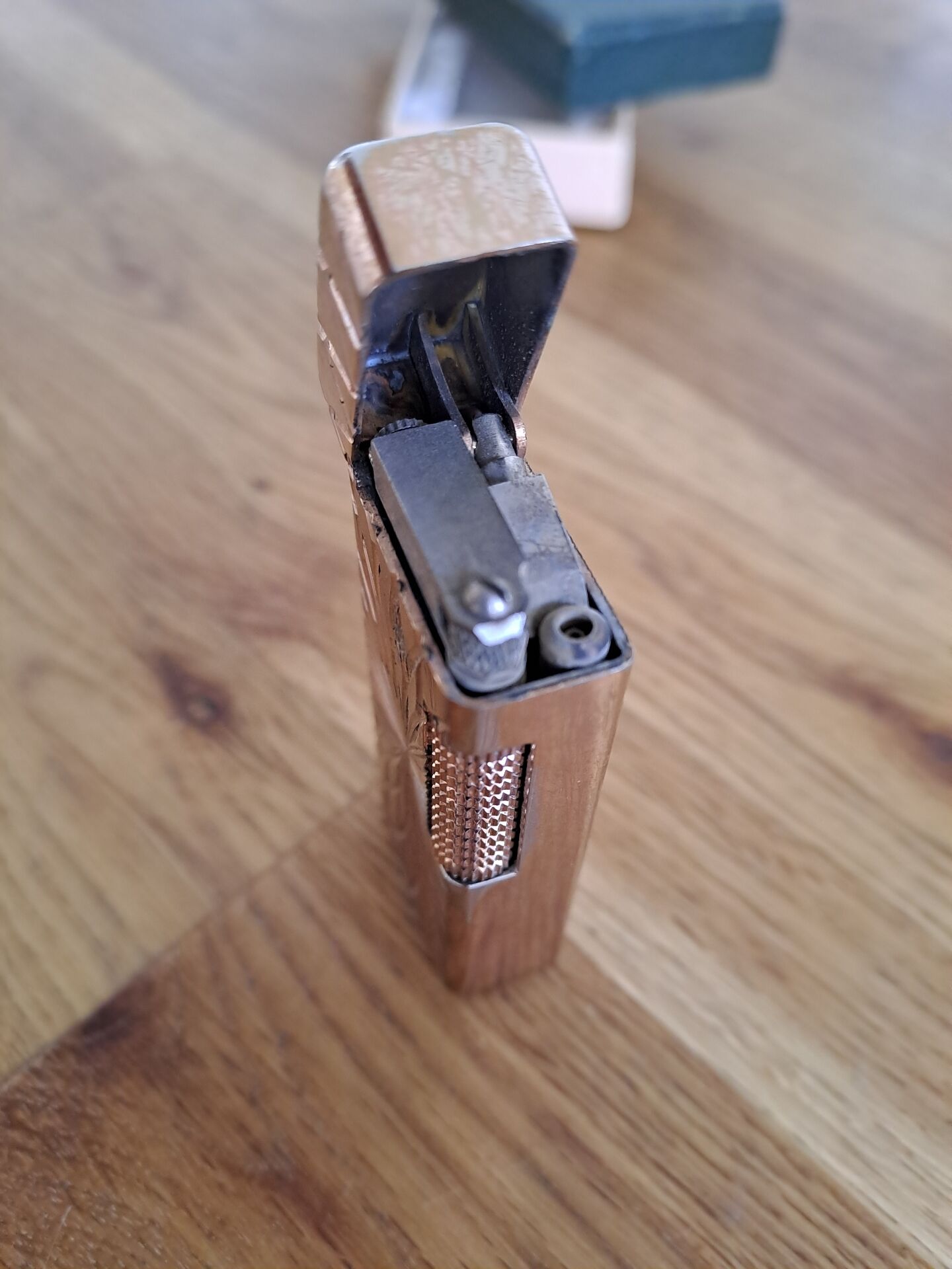 Vintage gas lighter Zaima Castaly – Guilloché gold metal (with box)
