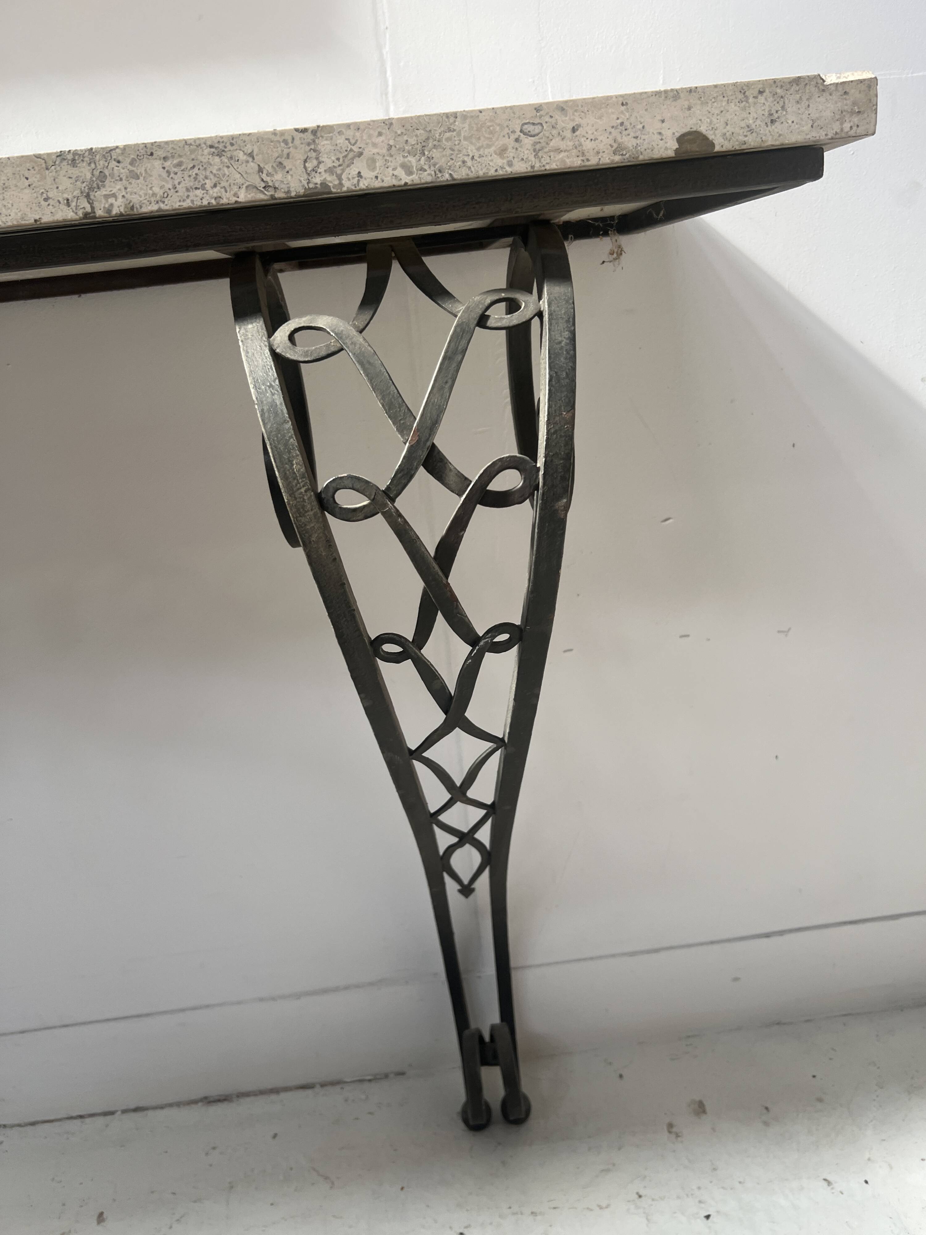 Console de style Art Déco en fer forgé martelé XX siècle