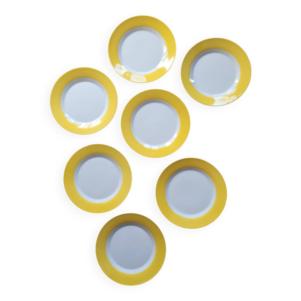 7 assiettes à dessert jaunes et blanches