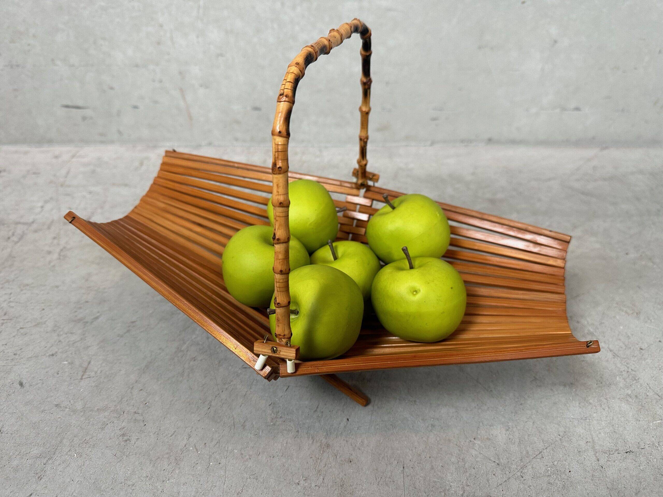 Vintage foldable fruit bowl – bamboo