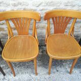 Chaises de bistrot depareill"es