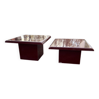 Paire de tables basses vintage en laque bordeaux signées David Lange