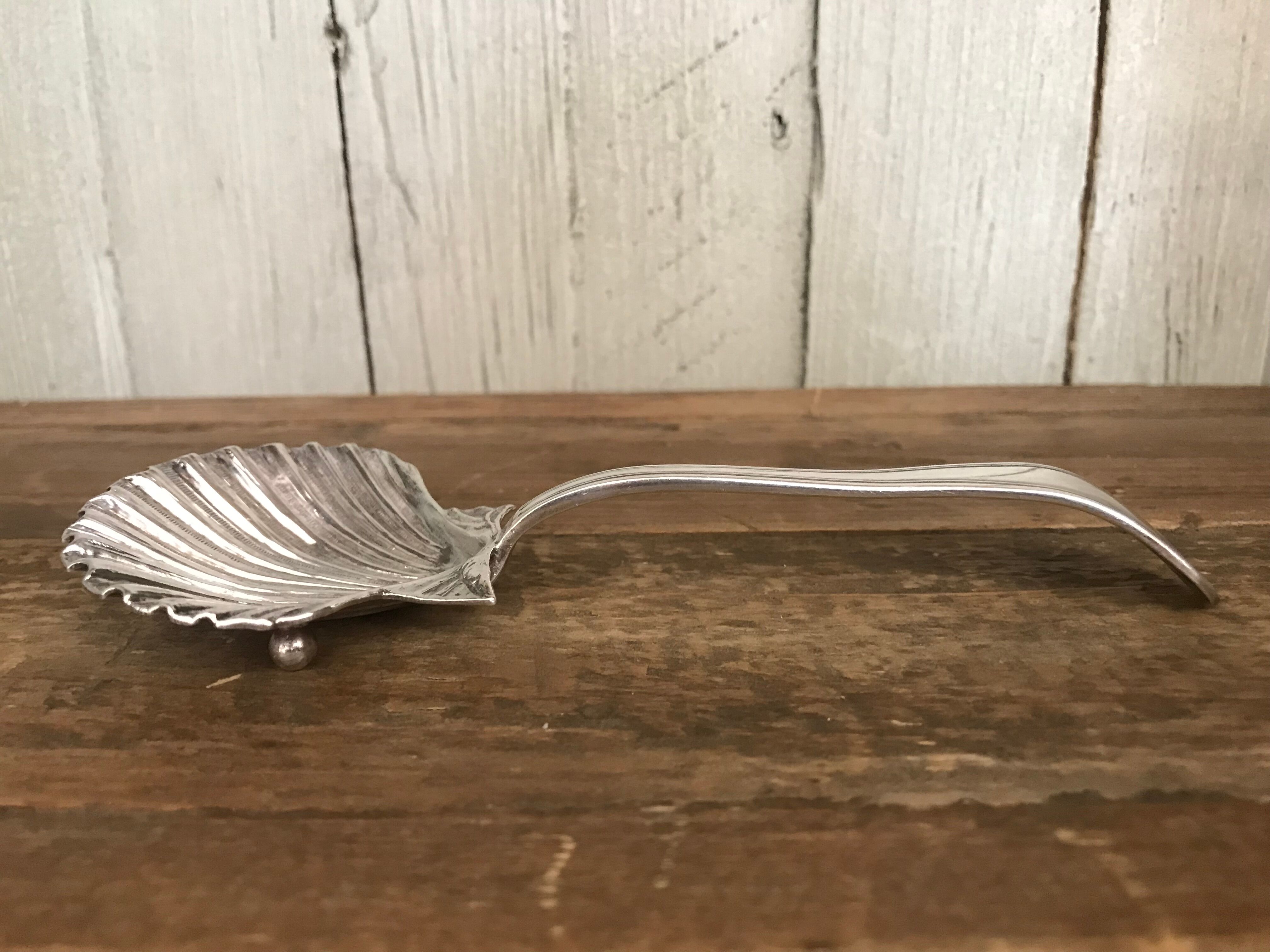 Butter knife holder