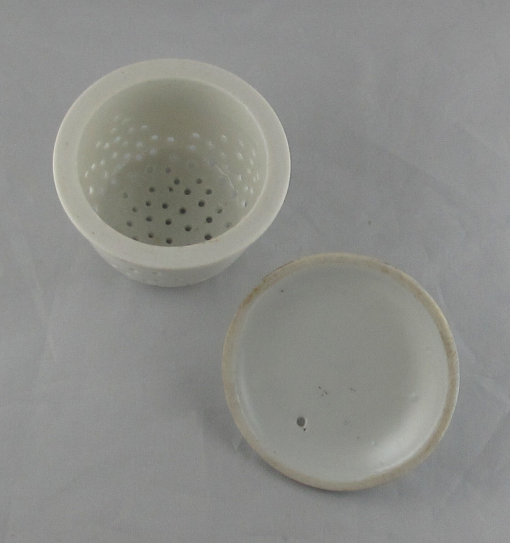 Former Asian Japanese teapot