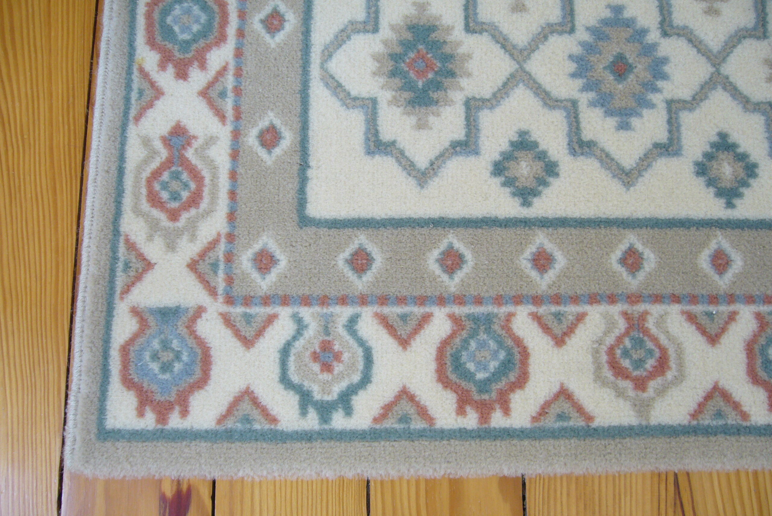 2 Scandinavian wool rugs 60 x 120