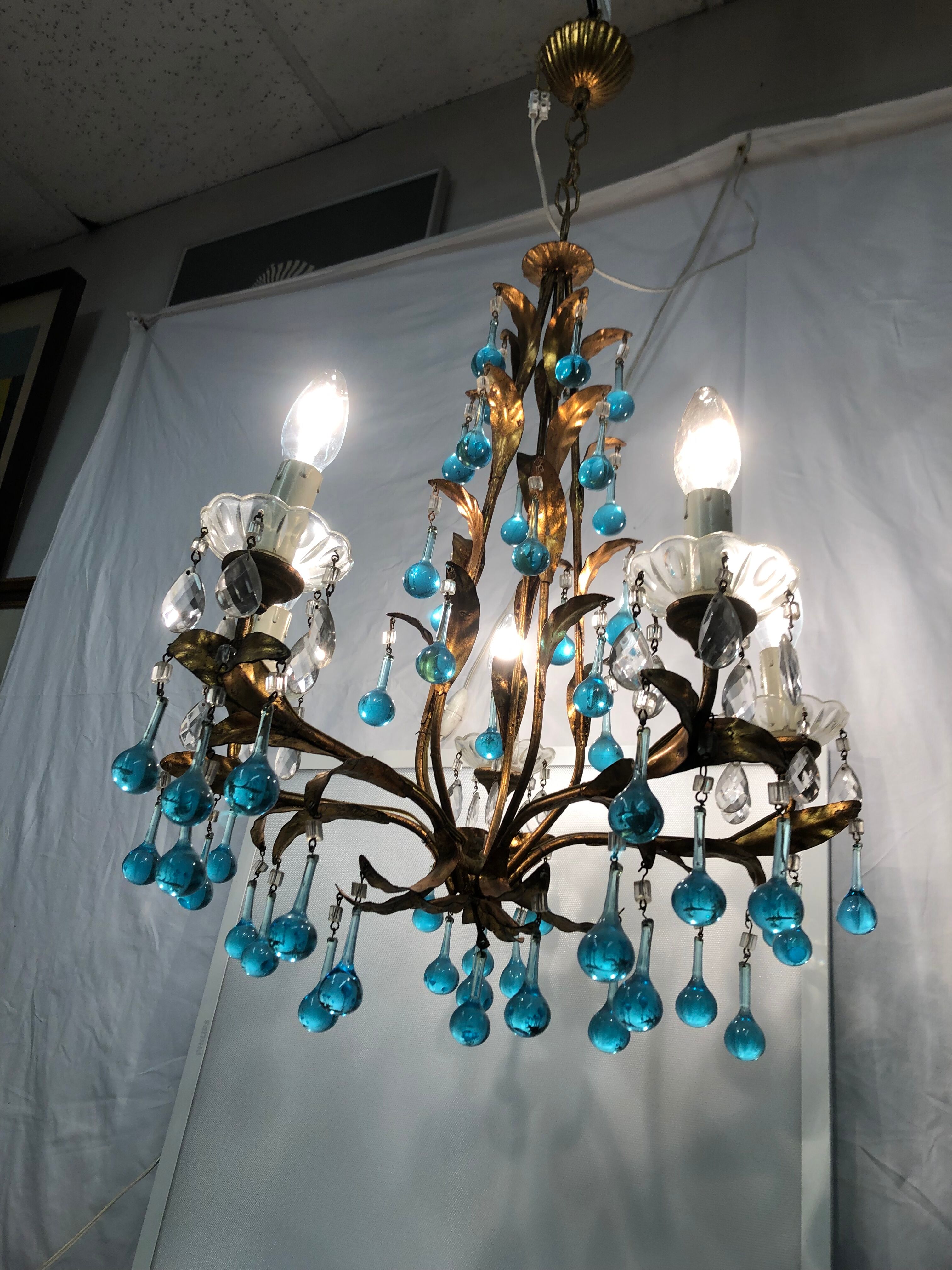 Chandelier with pearl grapevines