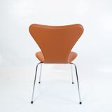 A set of 6 Seven chairs, model 3107, designed by Arne Jacobsen and manufactured by Fritz Hansen.
