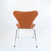 A set of 6 Seven chairs, model 3107, designed by Arne Jacobsen and manufactured by Fritz Hansen.