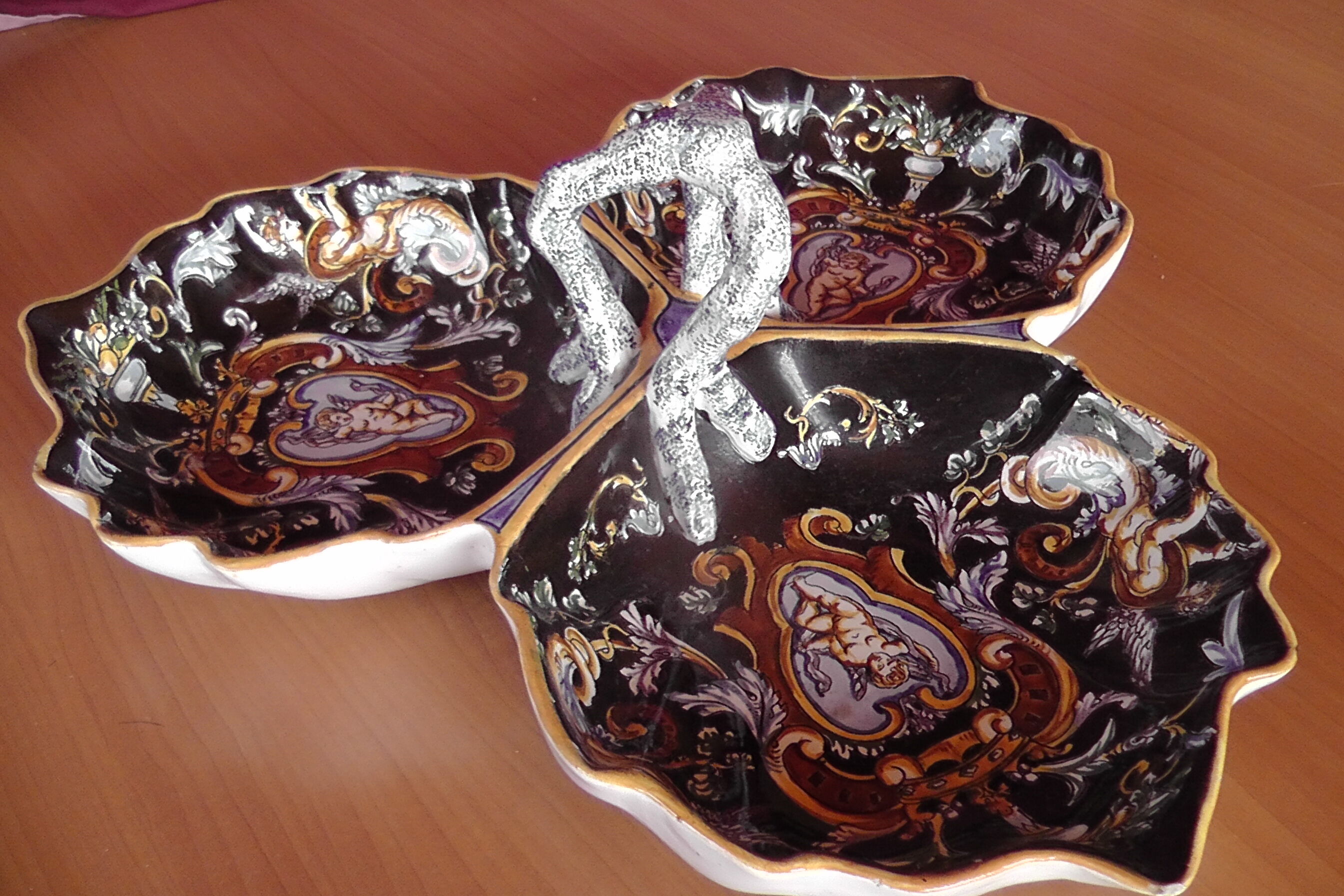 Trilobed beggar servant Gien XIX Century