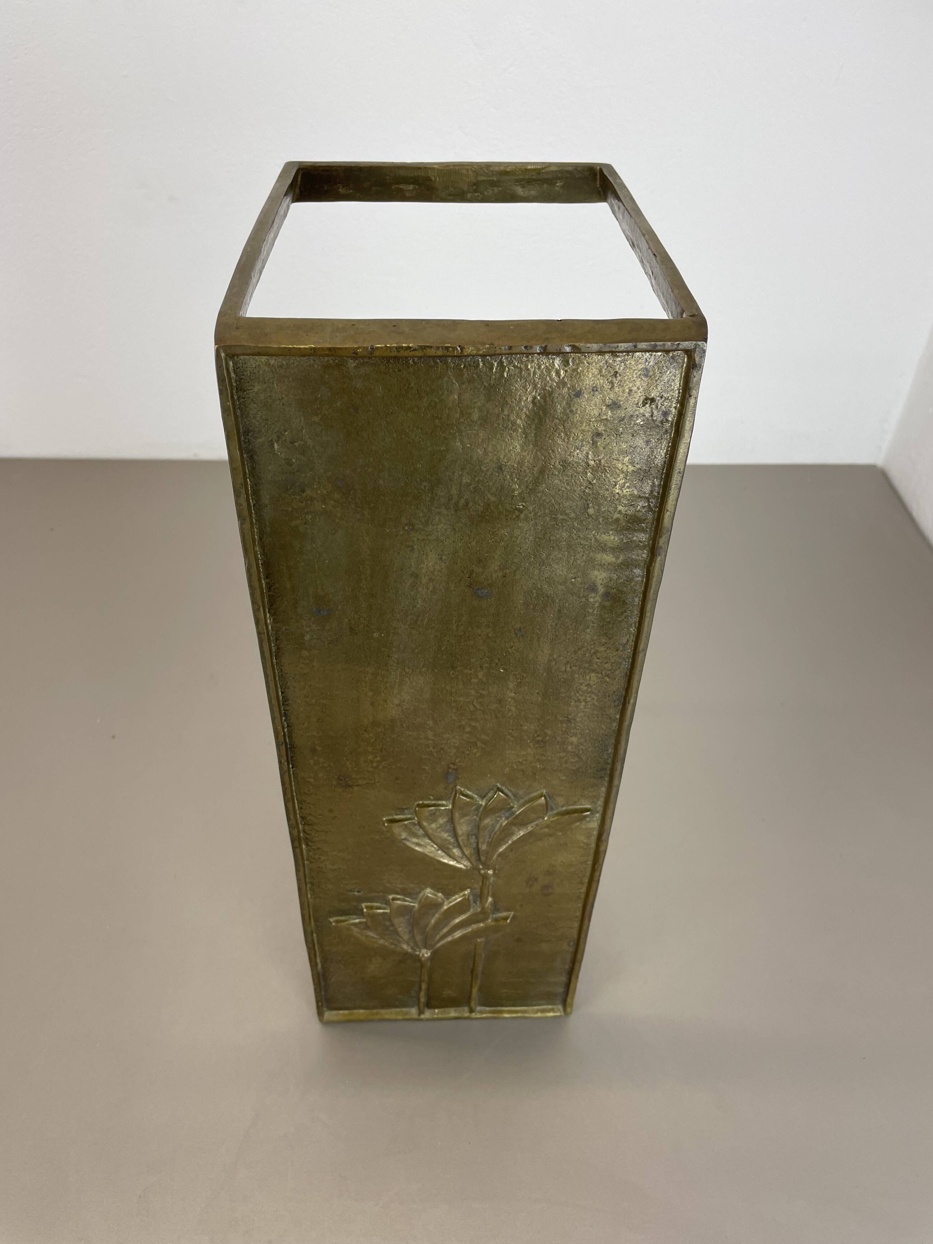 Hollywood Regency Solid 7.5kg Brass Brutalist Floral Umbrella Stand, Italy 1970s