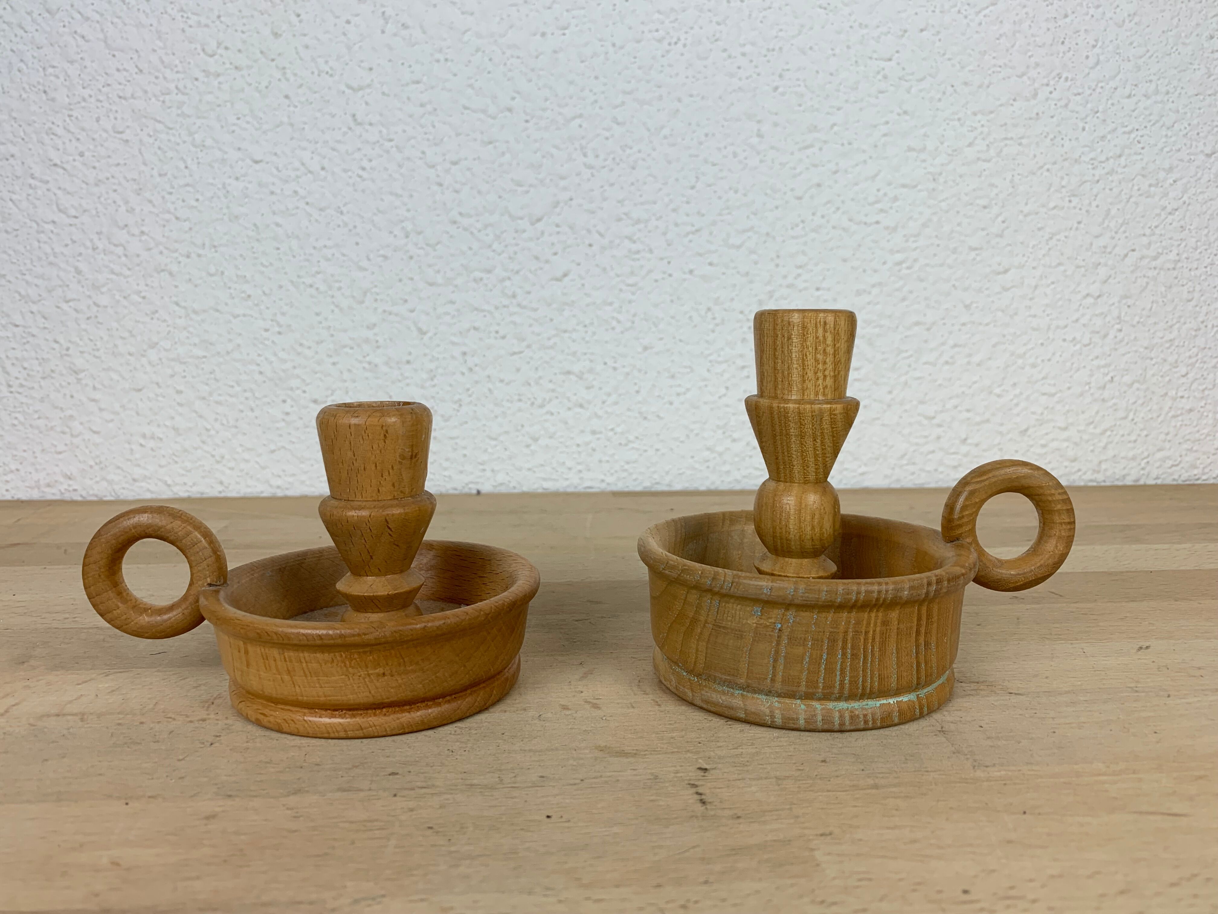 Paire de bougeoirs en bois vintage