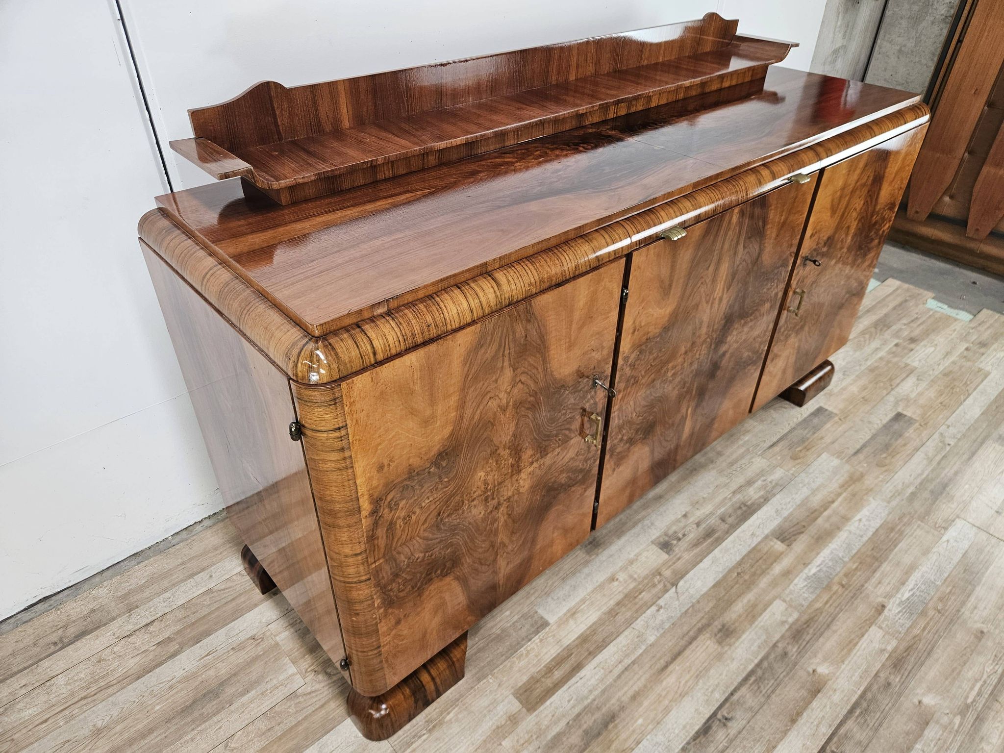 French Art Decò sideboard in walnut, 1940