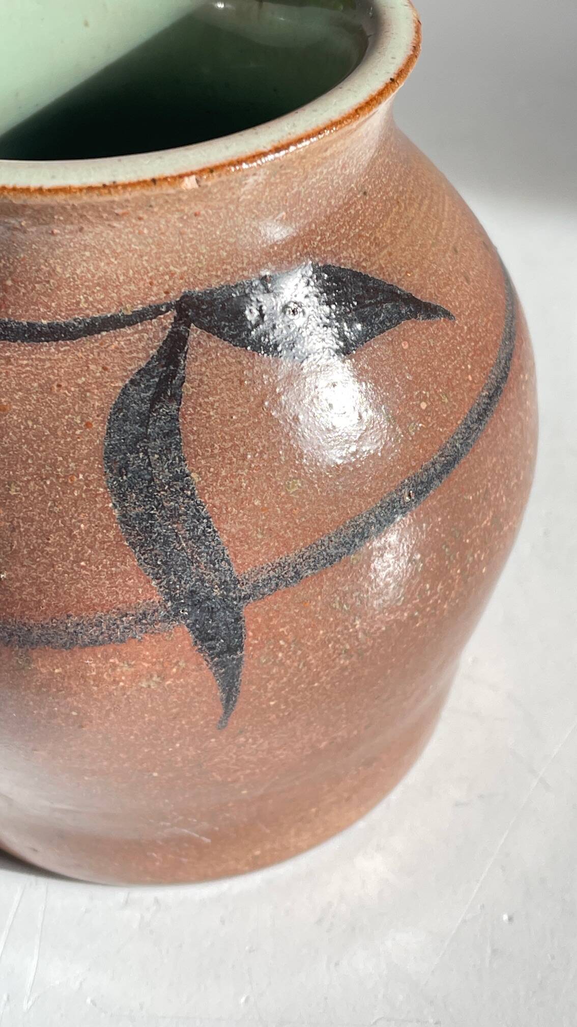 Vase artisanal signed stoneware vintage