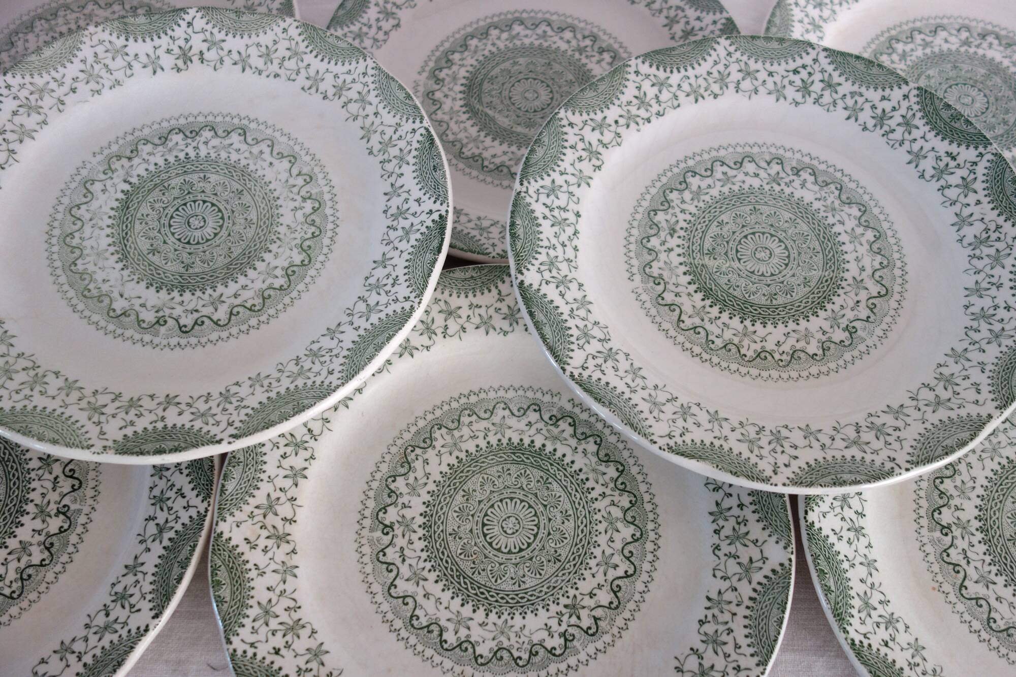 8 flat plates Fine Ware earthenware