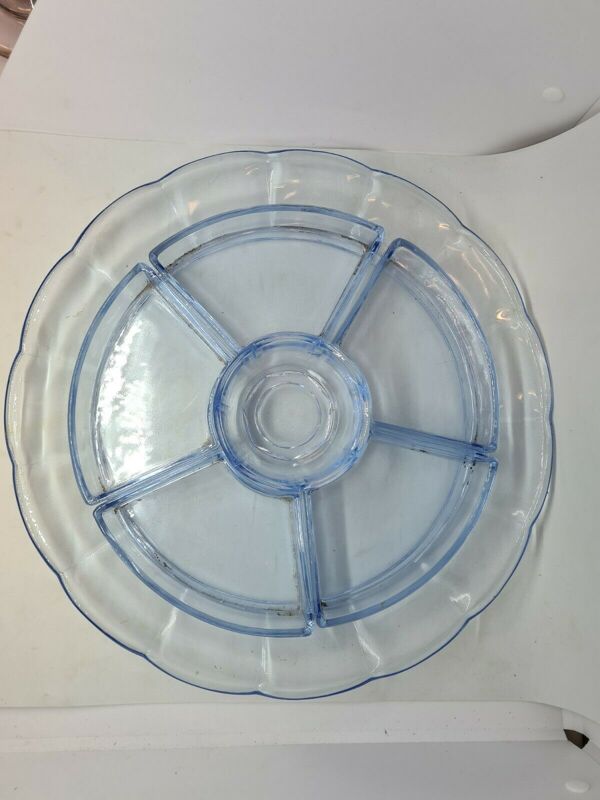 Plat à tapas avec des compartiments en verre