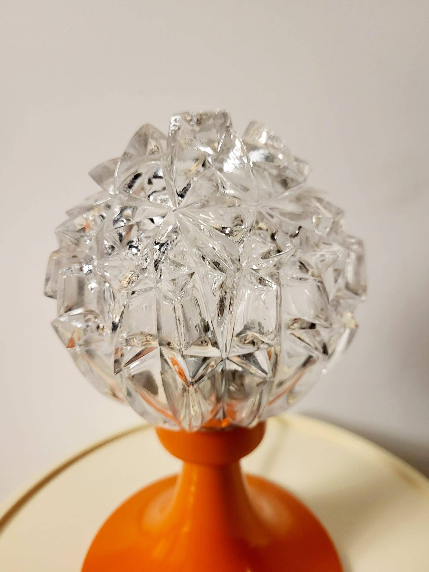 Vintage space age tafellamp uit de jaren 60 met lampenkap in glas