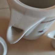 Service à café en faïence de Saint Amand décor Touraine huit tasses