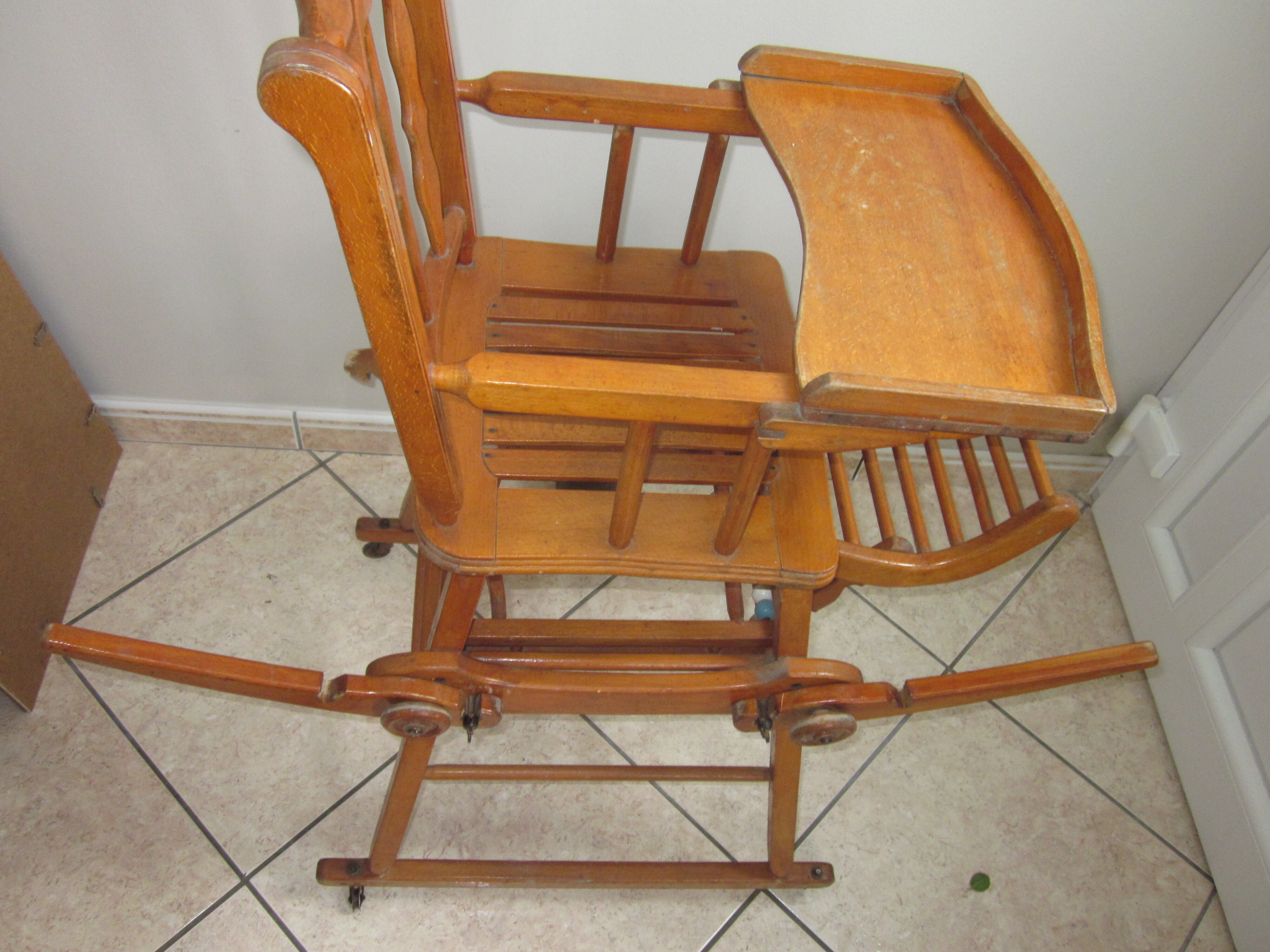 Child chair of the 40s and 50s