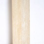 Ensemble de 3 colonnes ou piédestaux hexagonaux en travertin années 70