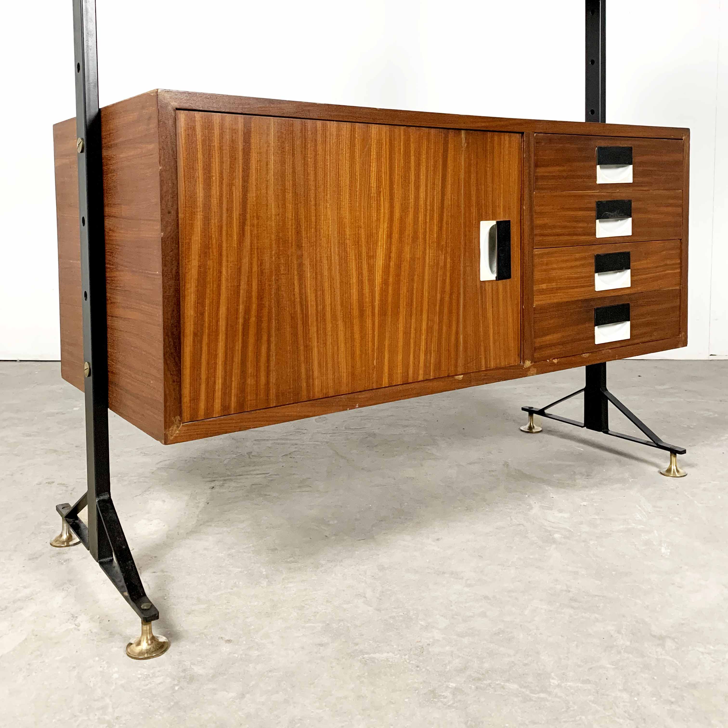 Italian modulable shelf, 1970