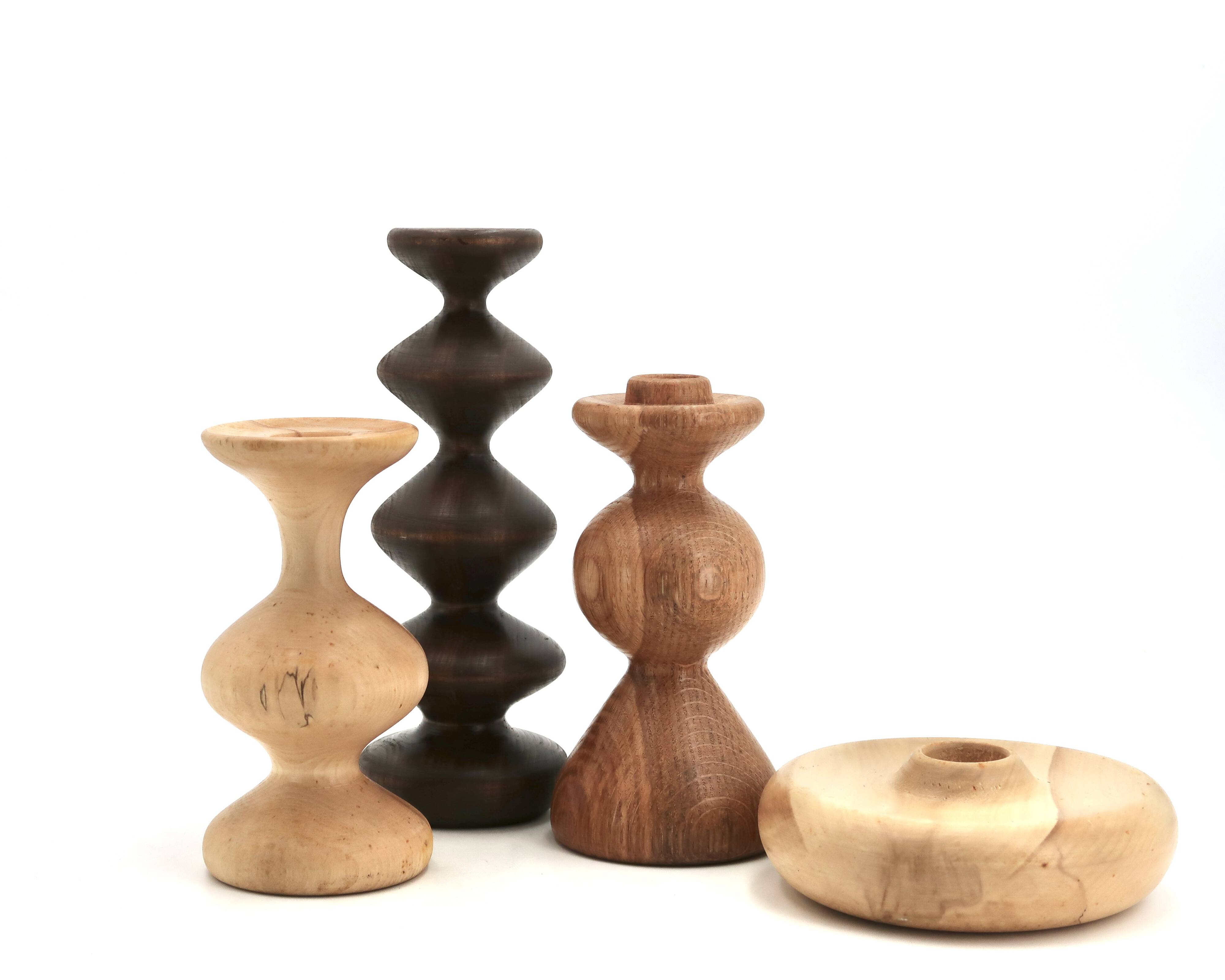 Set of four turned wooden column-style candlesticks, 1970s