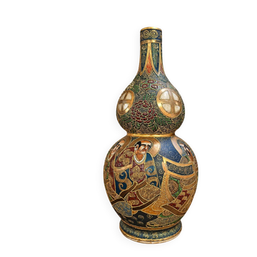 Satsuma Meiji period: Polychrome and gilded ceramic gourd vase