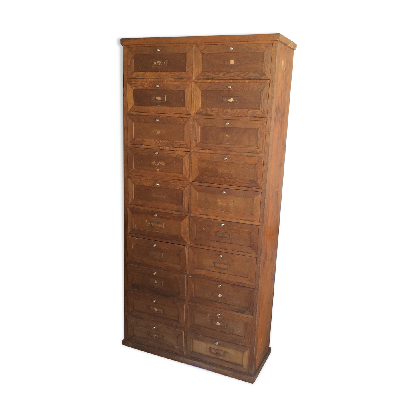 Furniture with clamshell