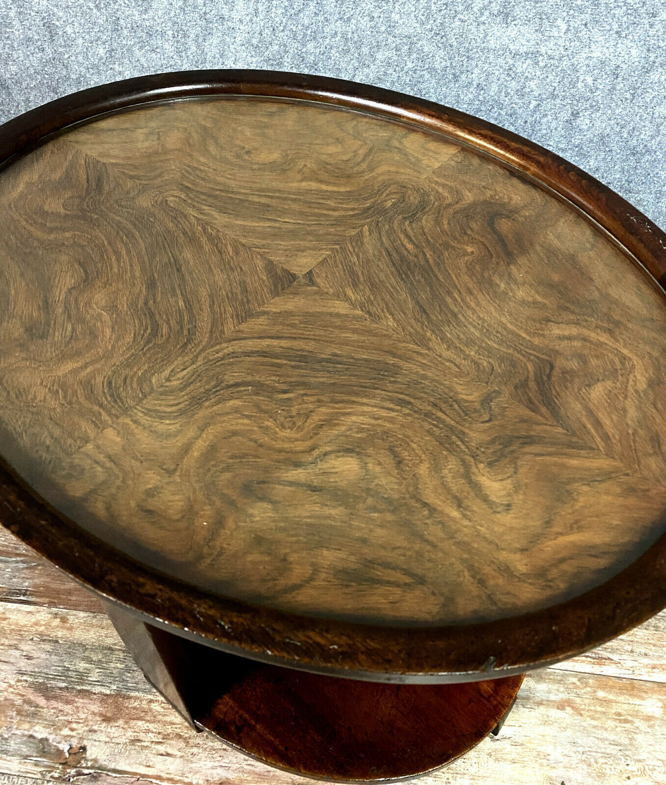 Art Deco-era flying table in mahogany and bramble around 1925