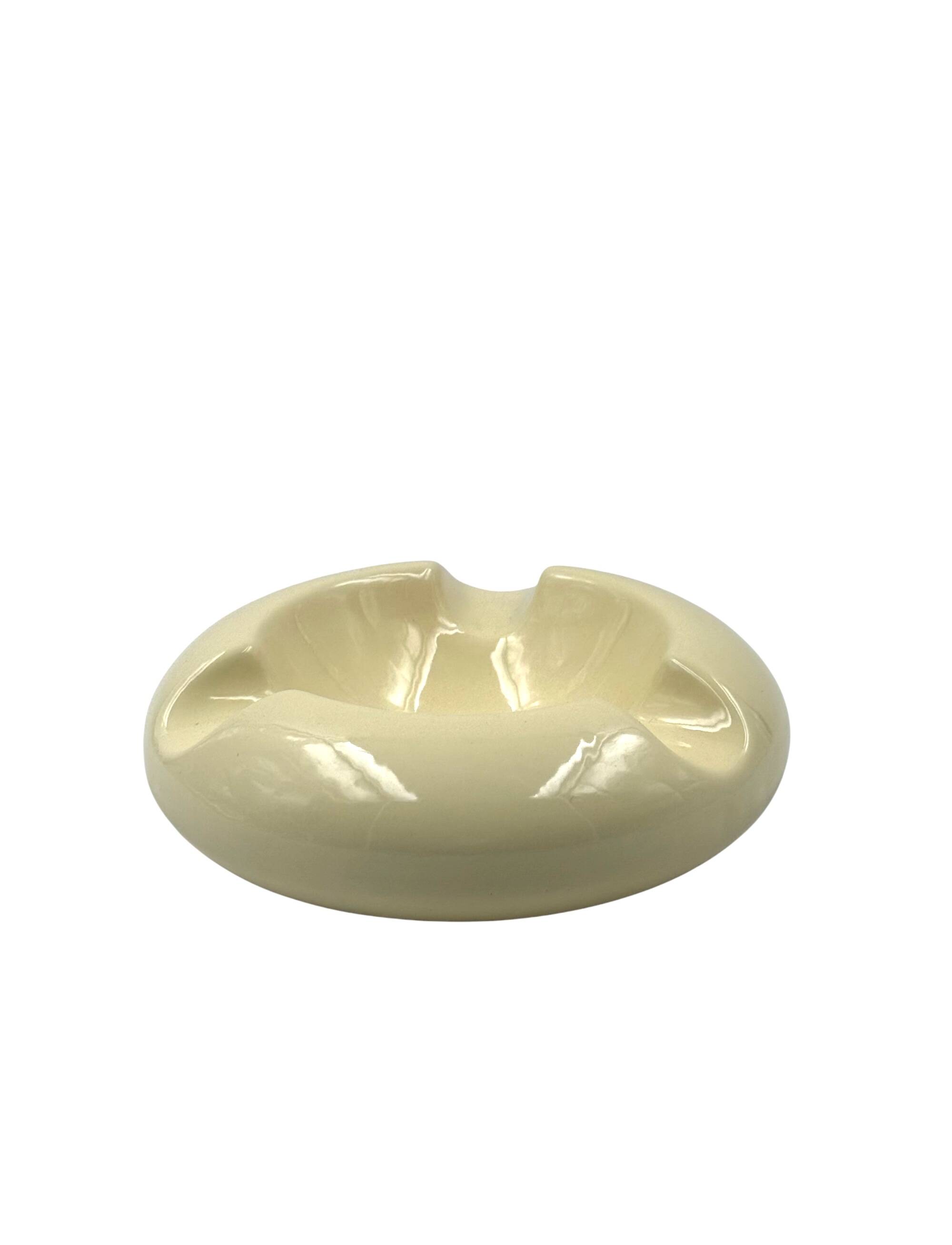 Space age cream ceramic ashtray, Sicart Italy 1970s