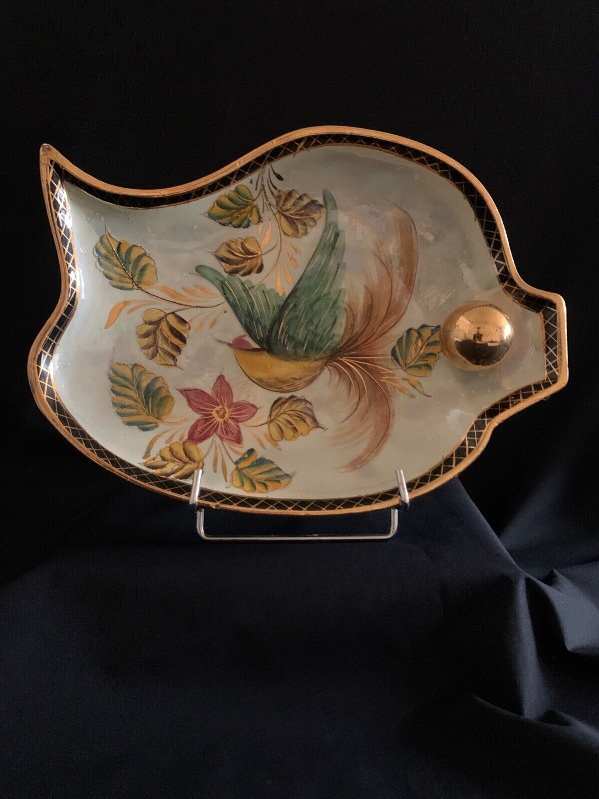 Tray, signed Bequet Quaregnon, Belgium, gilded with fine gold, numbered 14