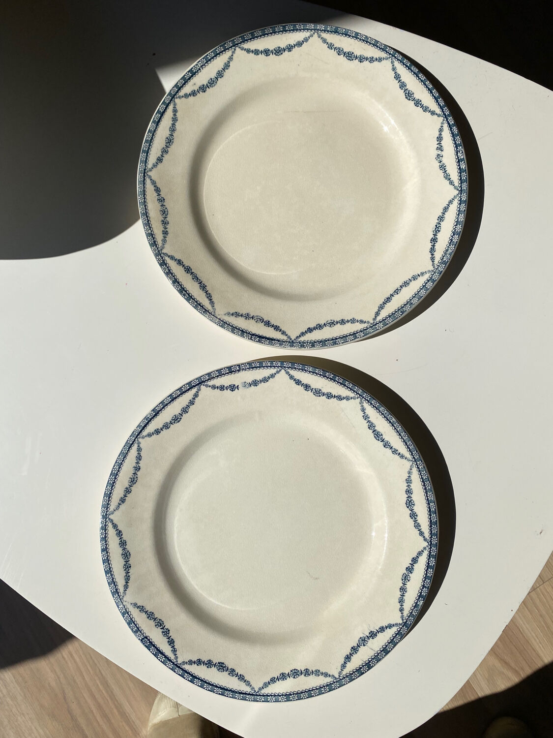 2 assiettes terre de fer Modèle Vincennes manufacture Salins