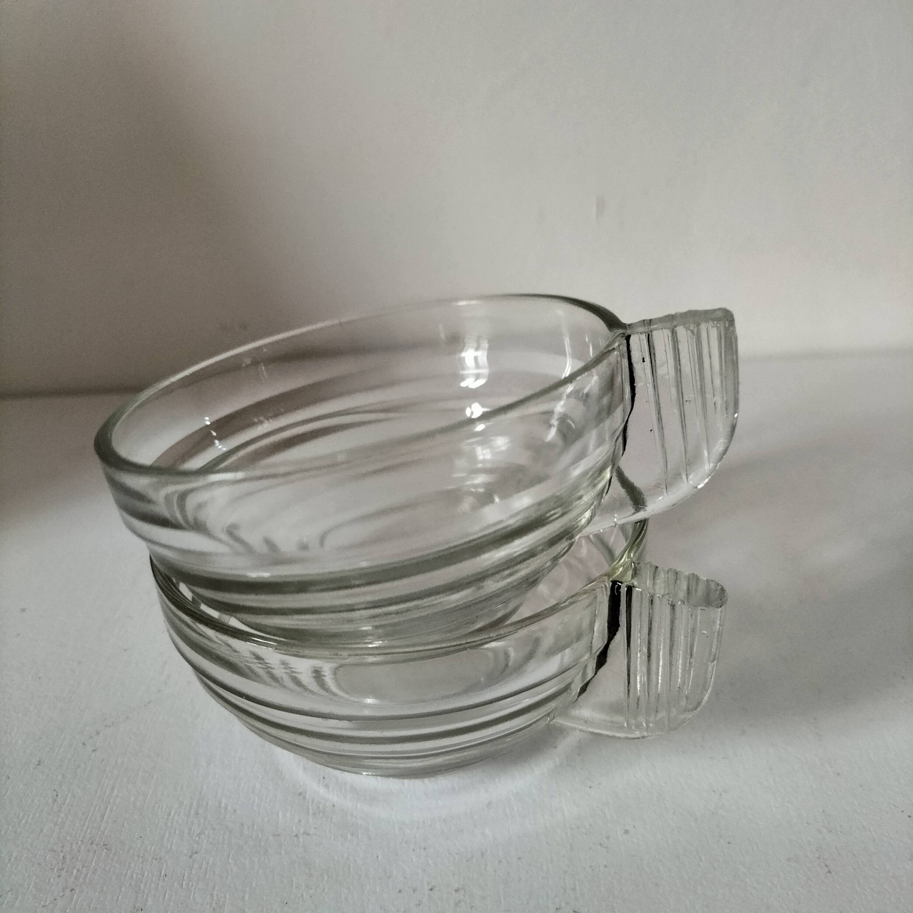 2 art deco cups