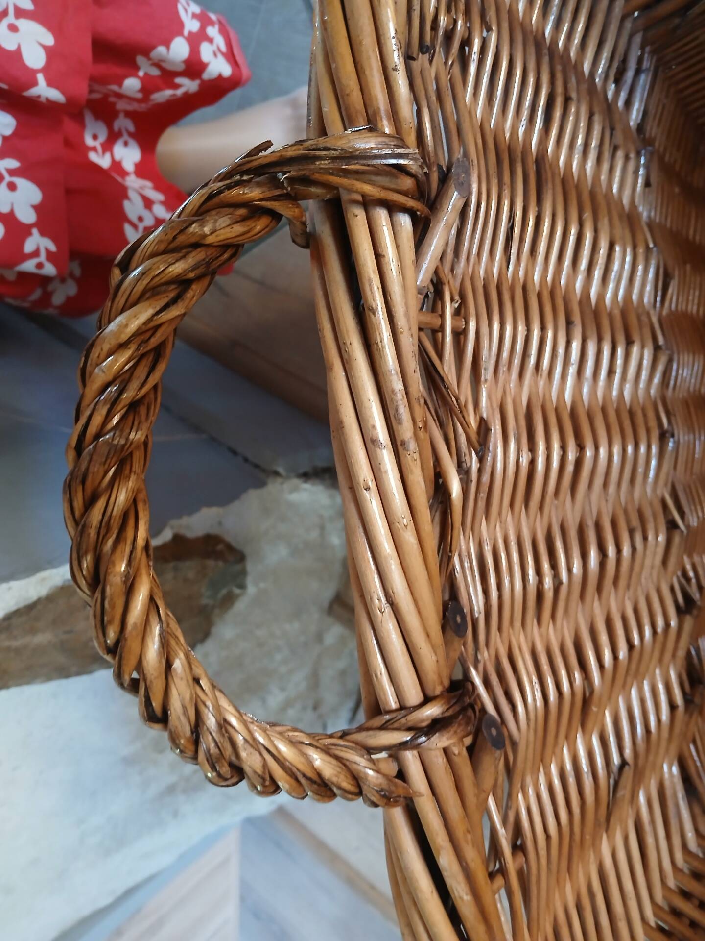 Wicker/rattan storage basket