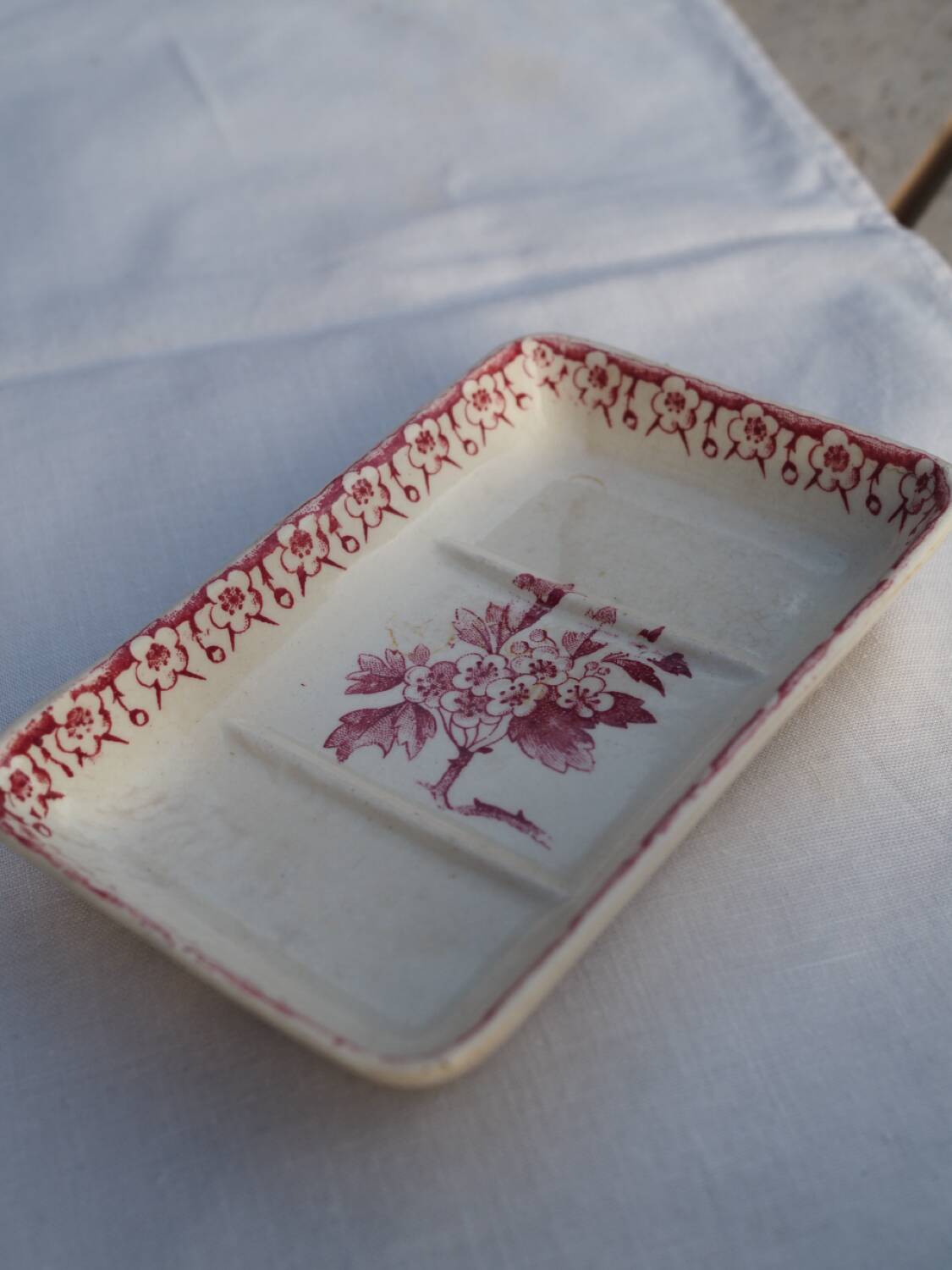 Gien Terre de Fer soap dish