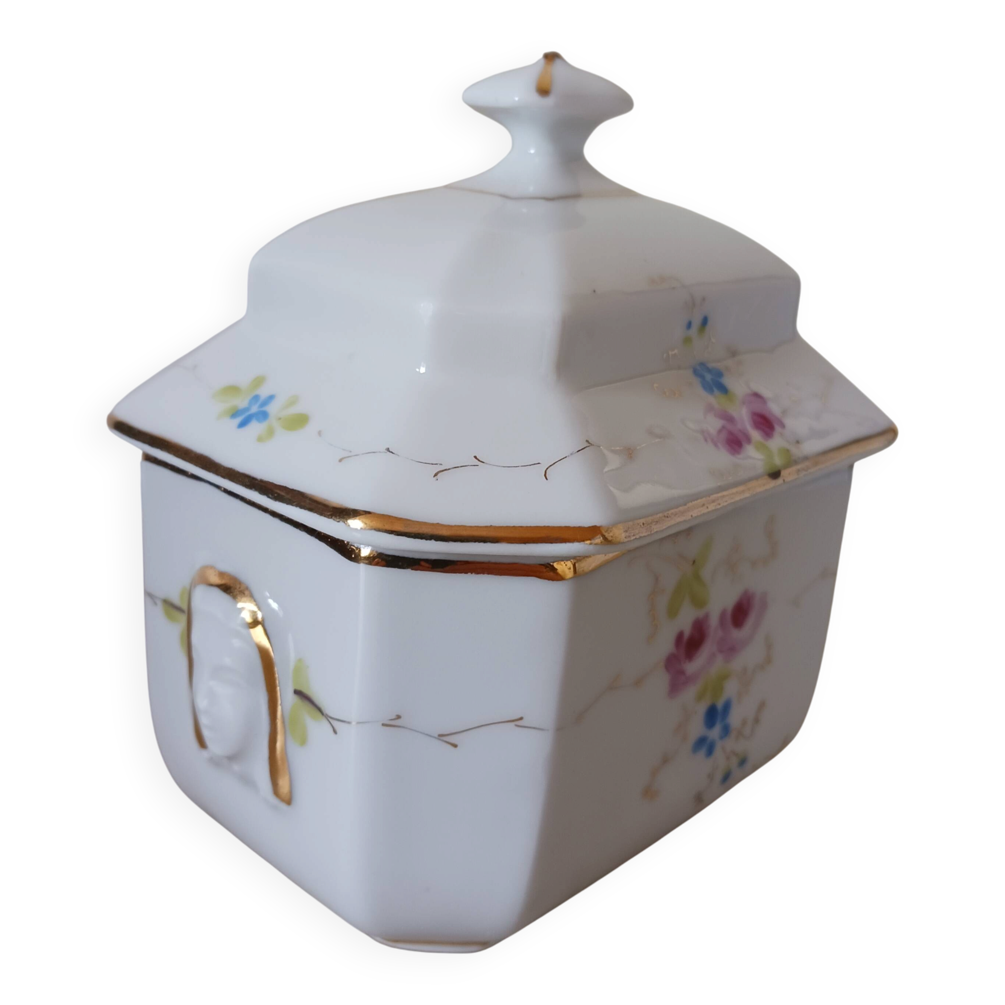 Vintage porcelain sugar bowl.