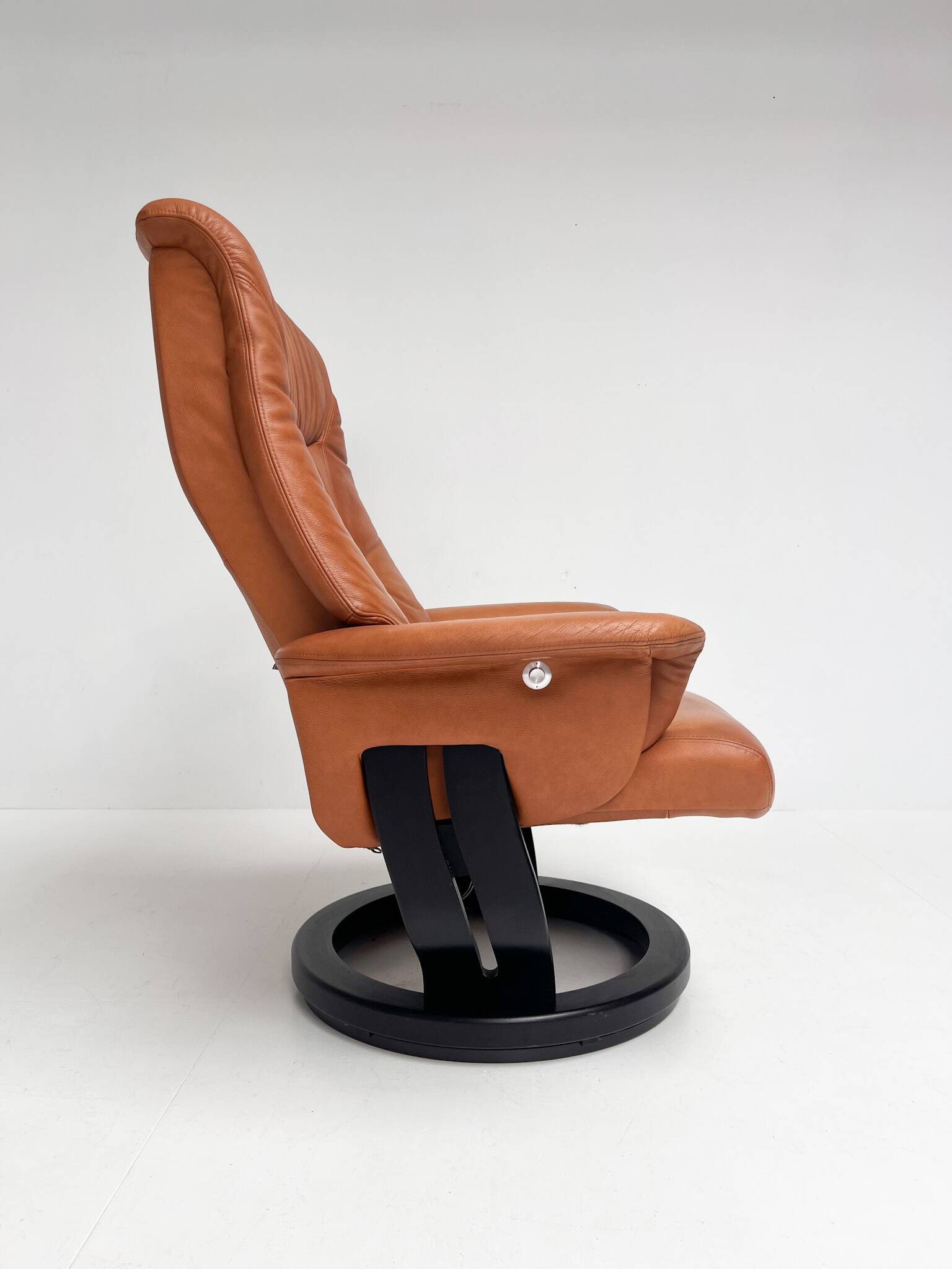 Hjort Knudsen relax chair with ottoman, 1990’s
