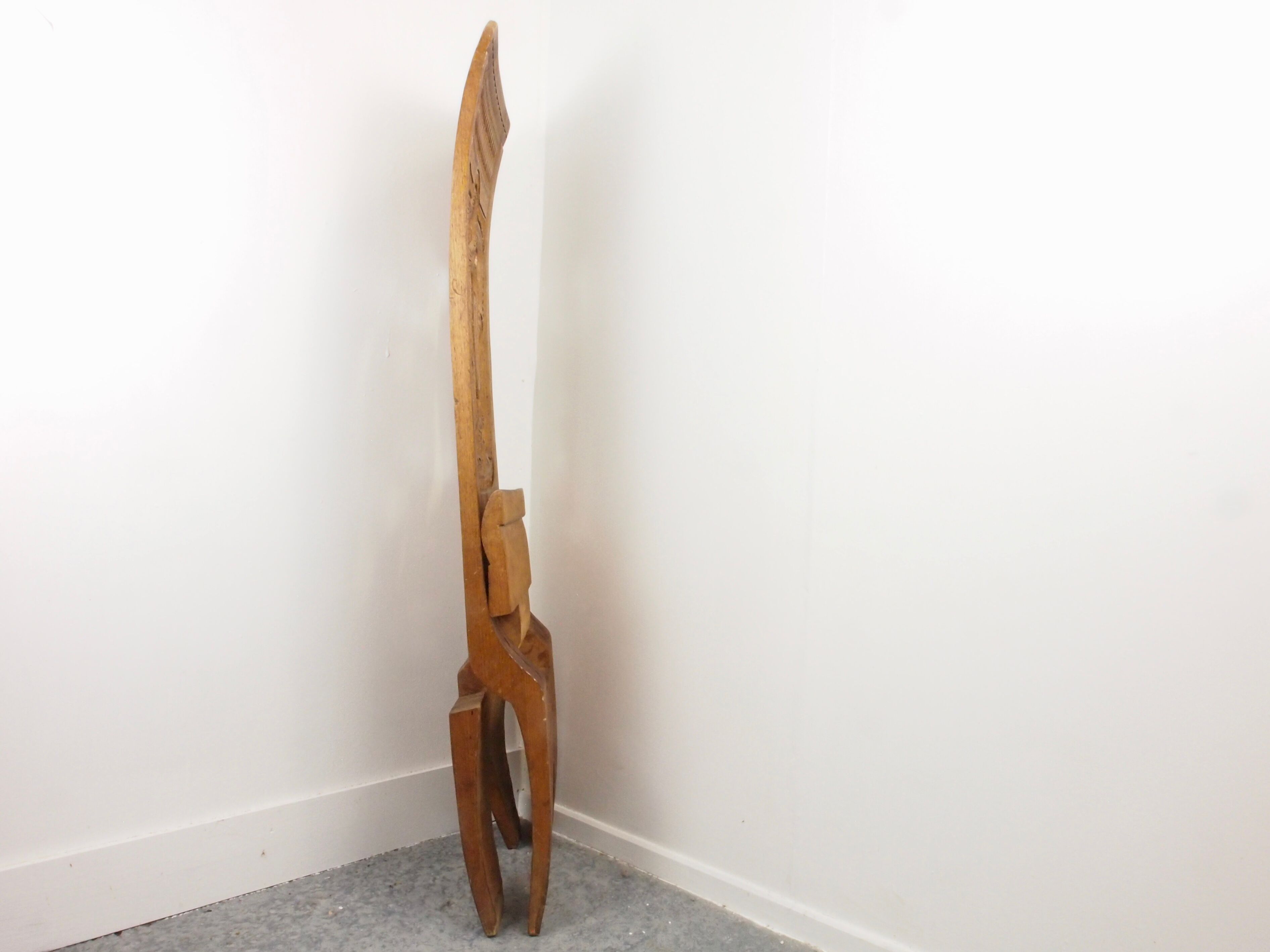 Chaise longue ethnique de coupe à la main