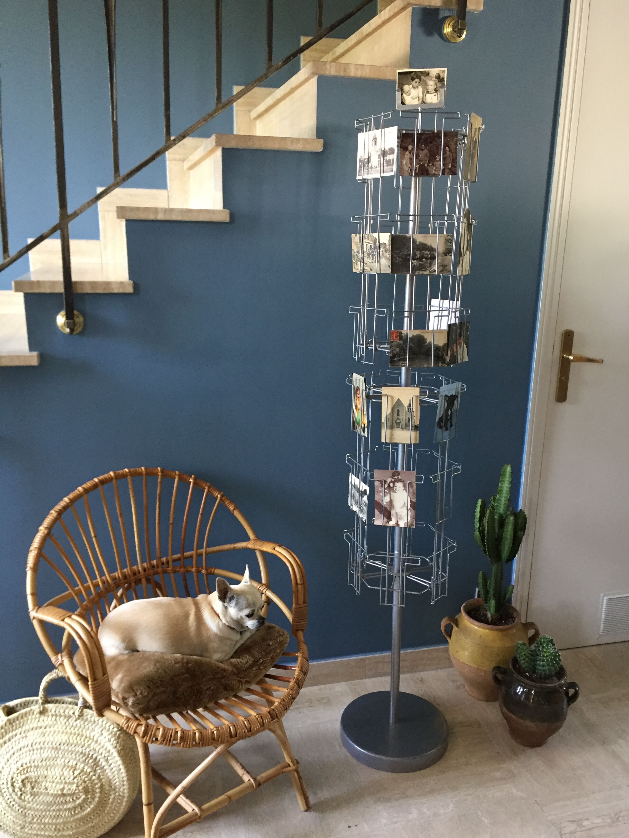 Display postcards and photos in gray metal double turnstile