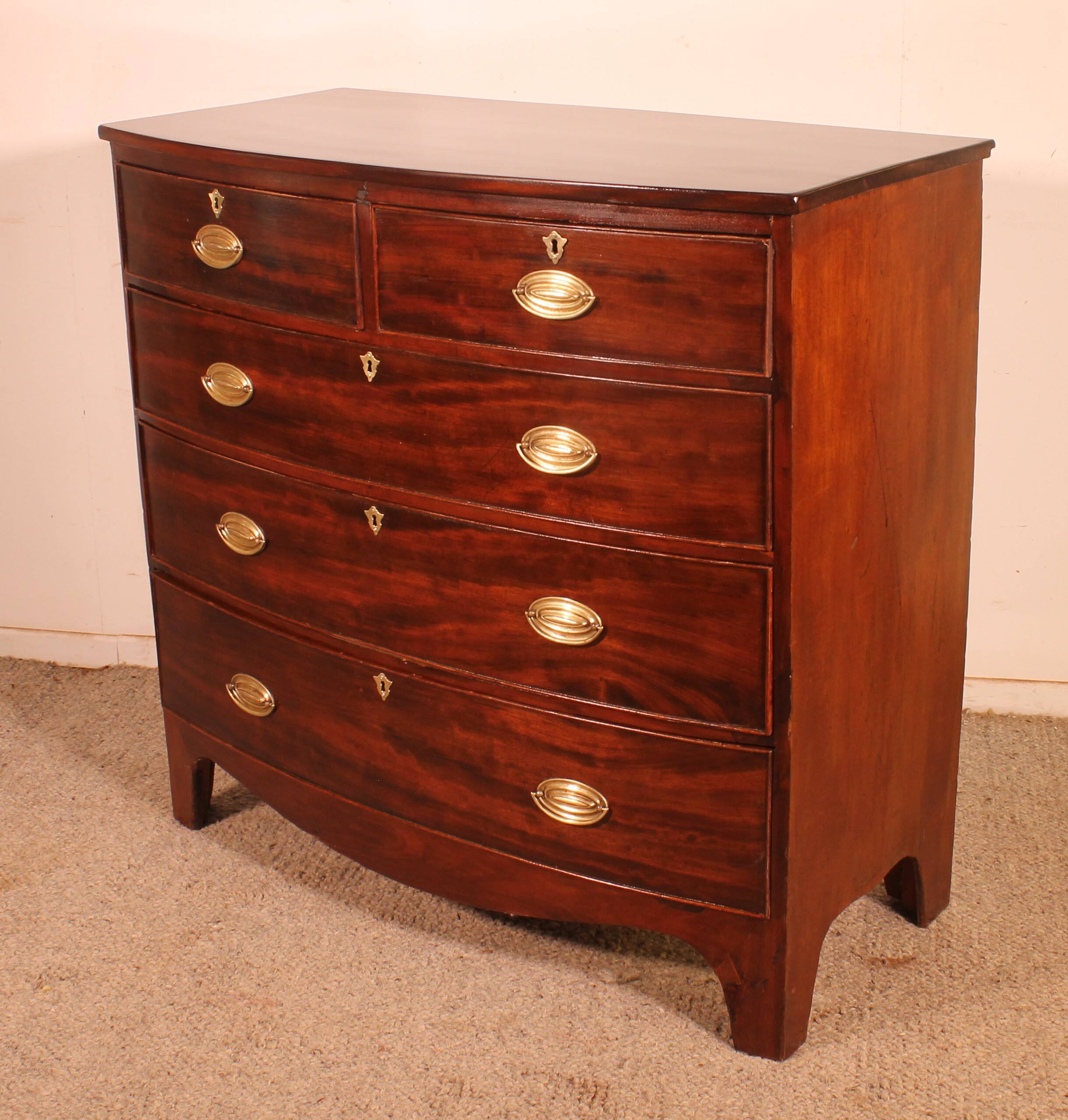 commode bombée en acajou du début du 19° siècle