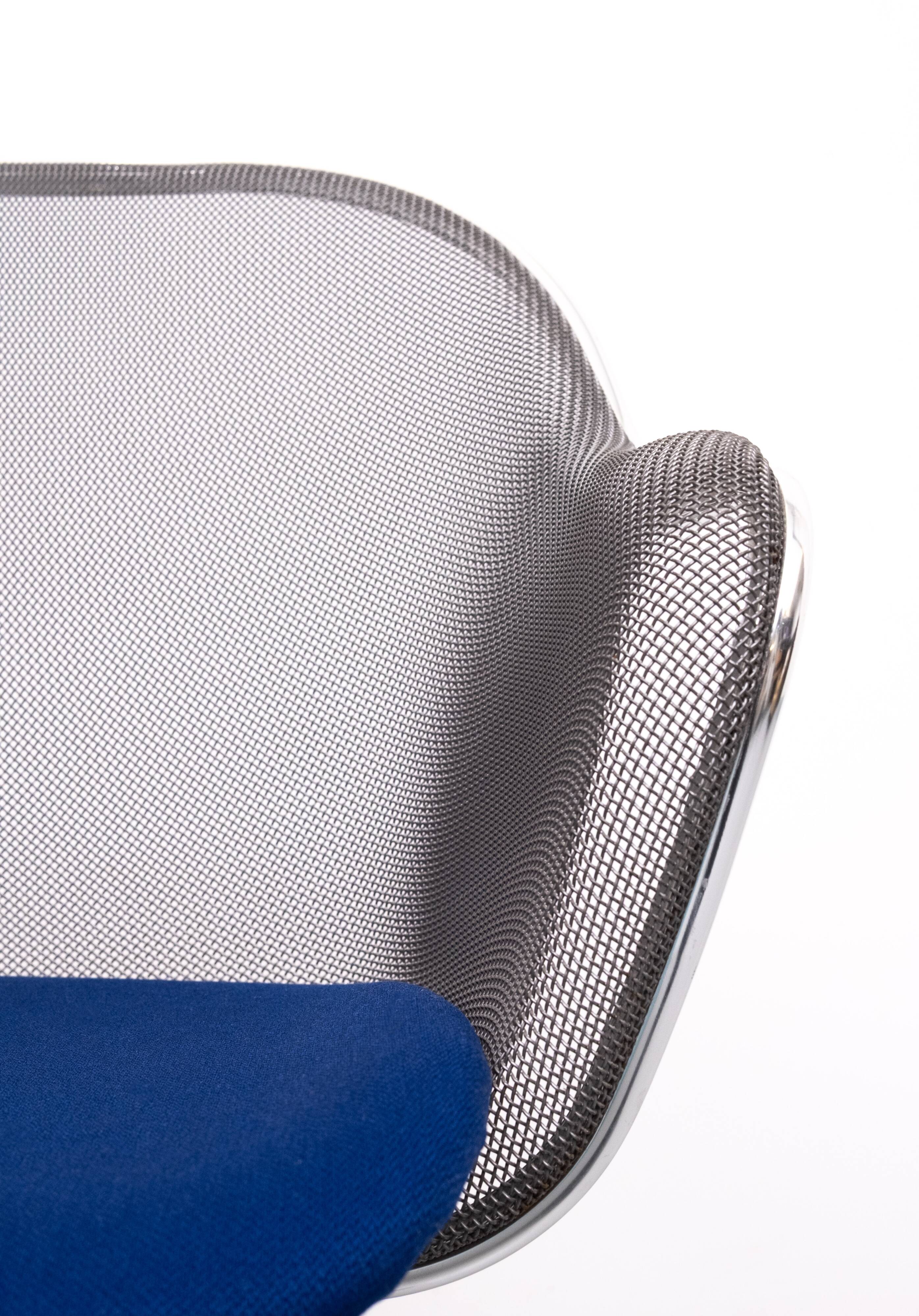 Italian Iuta Swivel Chair by Antonio Citterio for B&B Italia