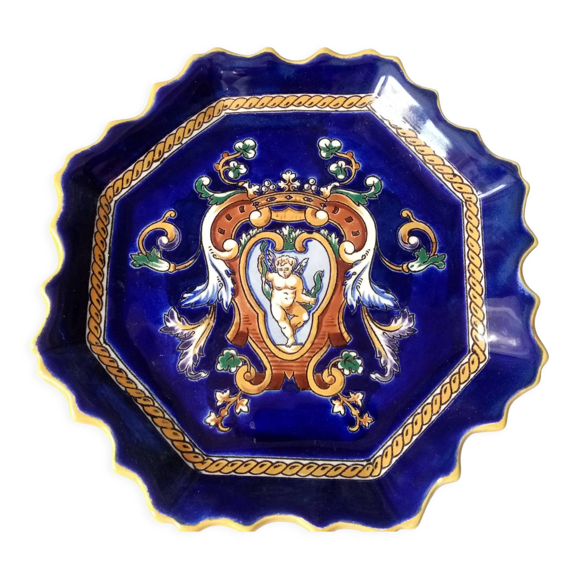 Wall dish in faience of gien model renaissance signed