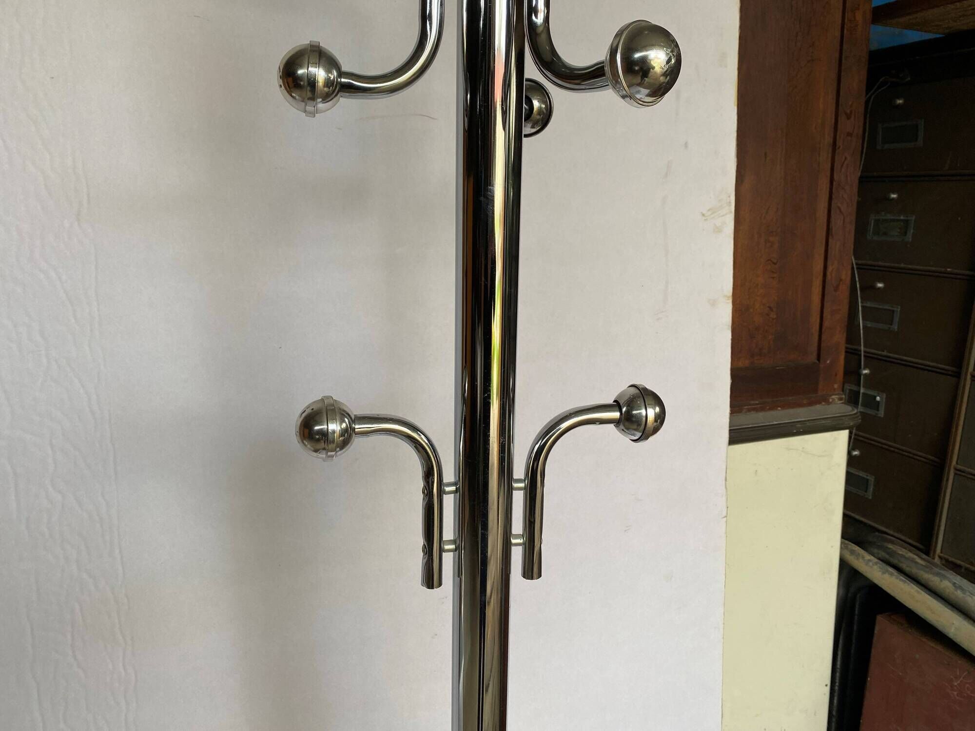 Chromed metal coat rack with vintage marble base, 1970