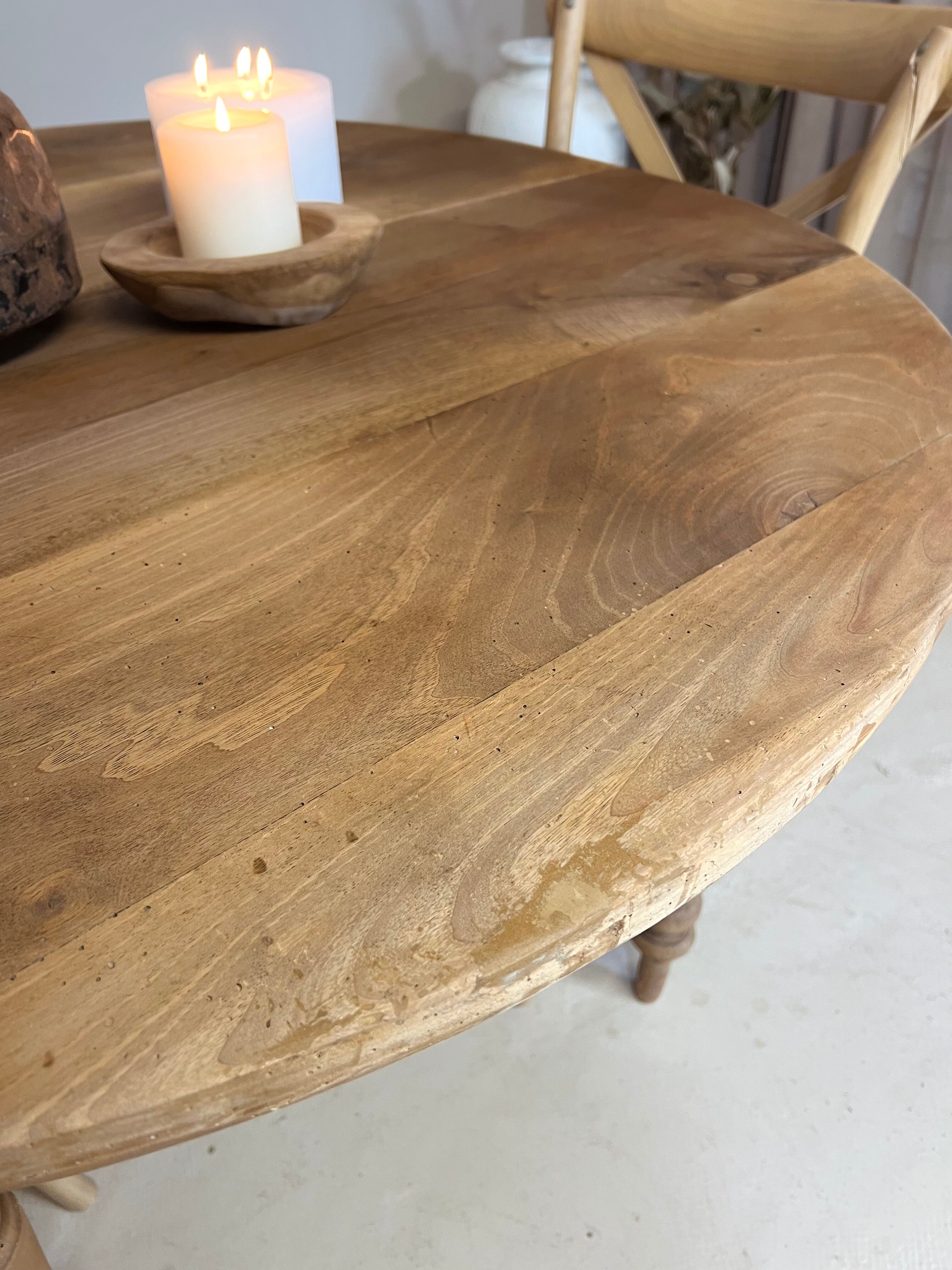 Table en bois massif restaurée